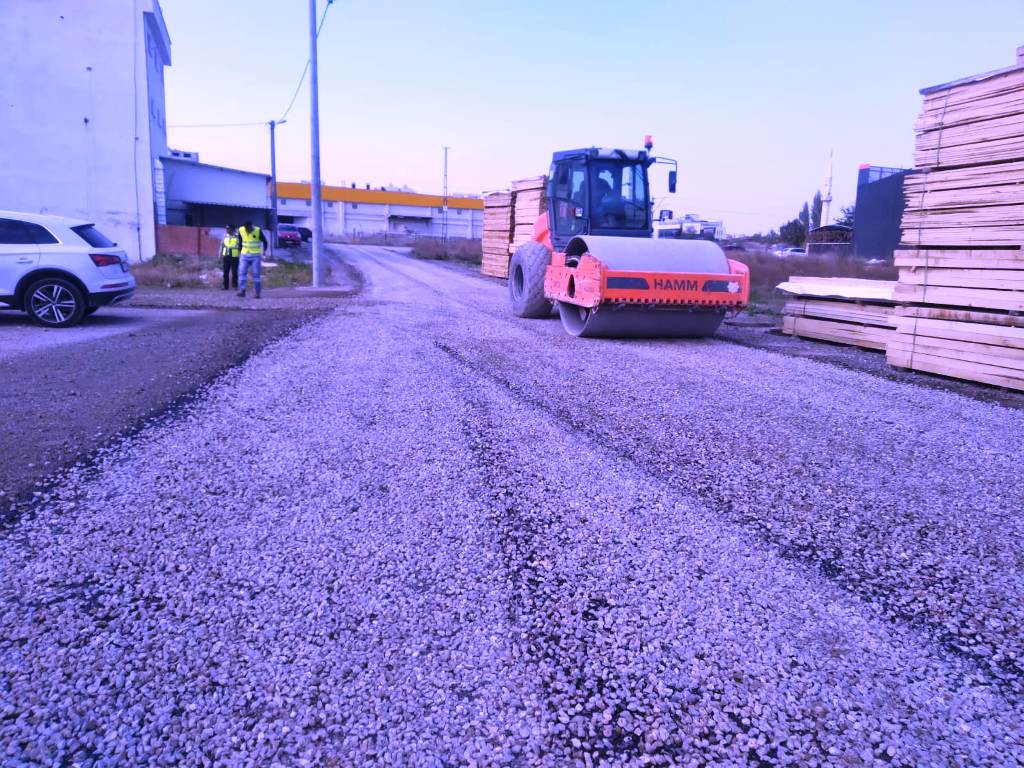 Karesi Belediyesi Yol Çalışmalarını Sürdürüyor