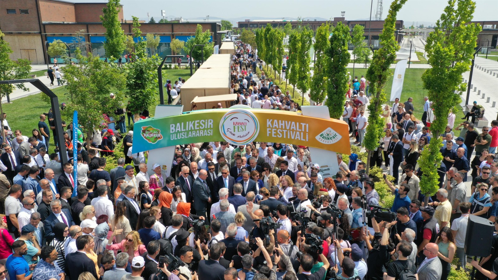 BALIKESİR ULUSLARARASI KAHVALTI FESTİVALİ’NE BÜYÜK İLGİ