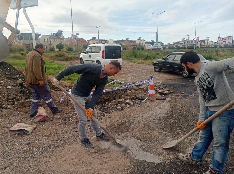 fen-isleri-4-755x564 EDREMİT BELEDİYESİ ALTYAPIYI GÜÇLENDİRİYOR