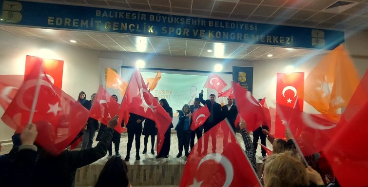 1-4-755x383 EDREMİT’TE ‘TÜRKİYE YÜZYILI’ KONFERANSI