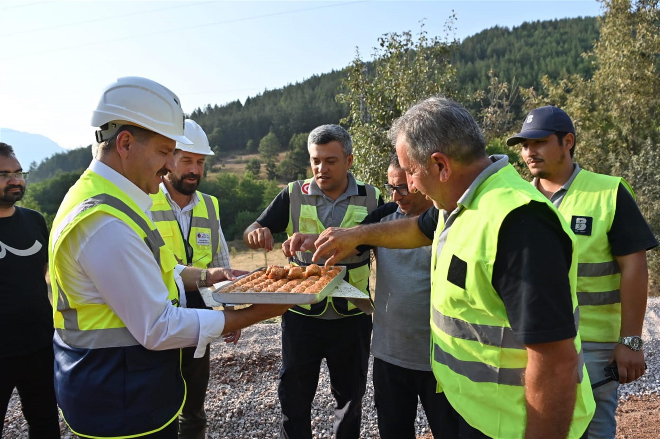 0_baklava_1-scaled ALIN TERİYLE KİLOMETRELERCE SICAK ASFALT