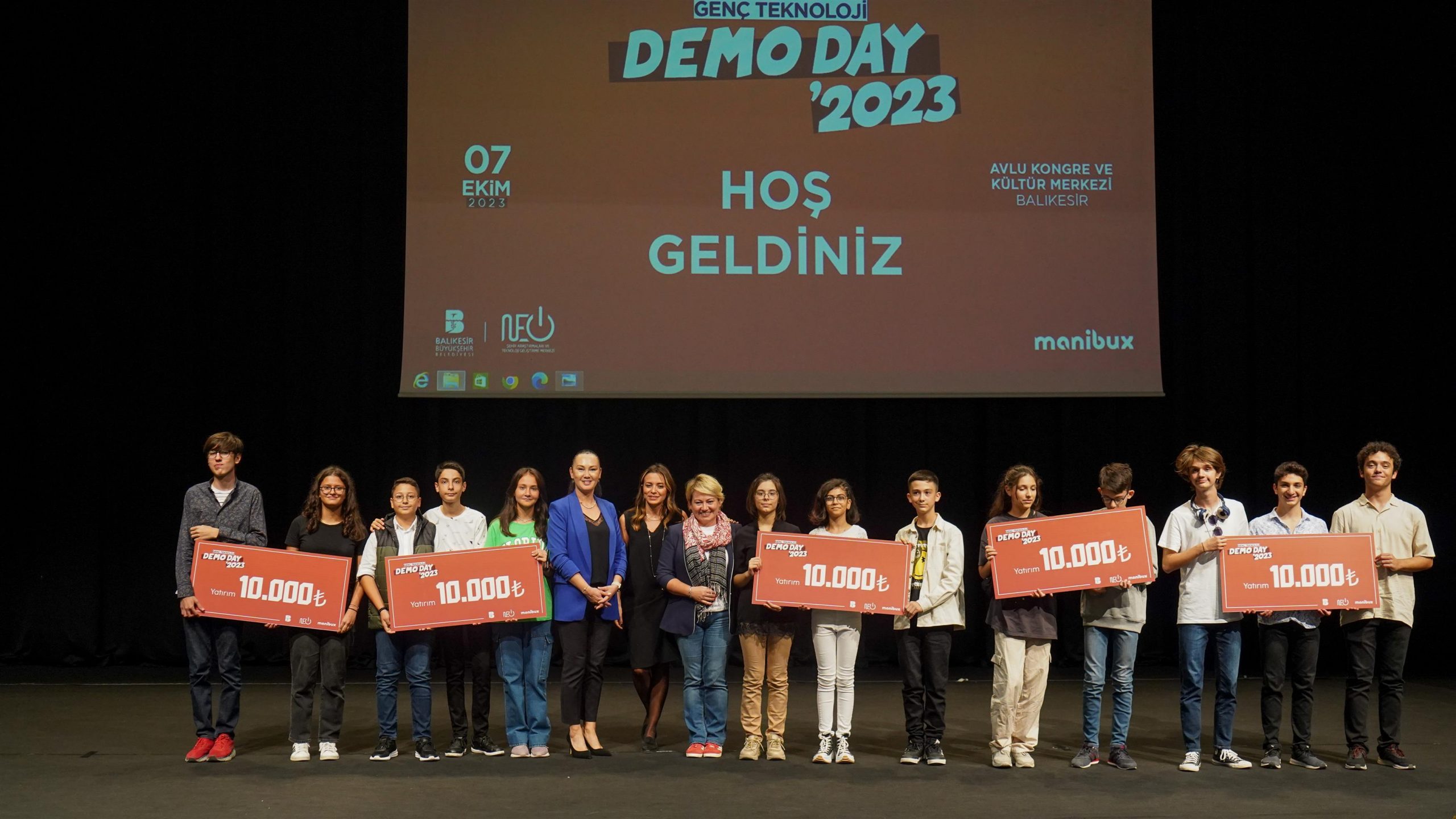 genc_teknoloji_demo_day_2023__27-scaled BÜYÜKŞEHİR GELECEĞE YATIRIM YAPIYOR