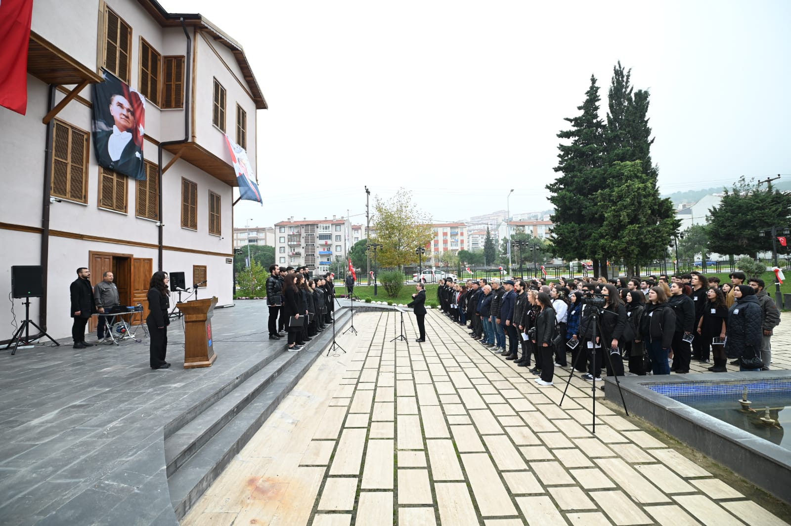 nef-2 KARESİ ATATÜRK EVİ’NE 10 KASIM’DA ZİYARETÇİ AKINI