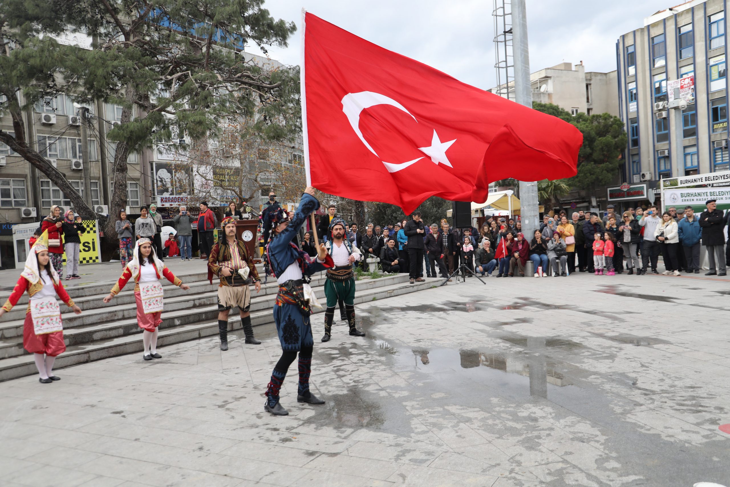 BRN_5771-scaled BURHANİYE’DE ZEYTİN HASAT FESTİVALİ VE DEVE GÜREŞLERİ BAŞLIYOR