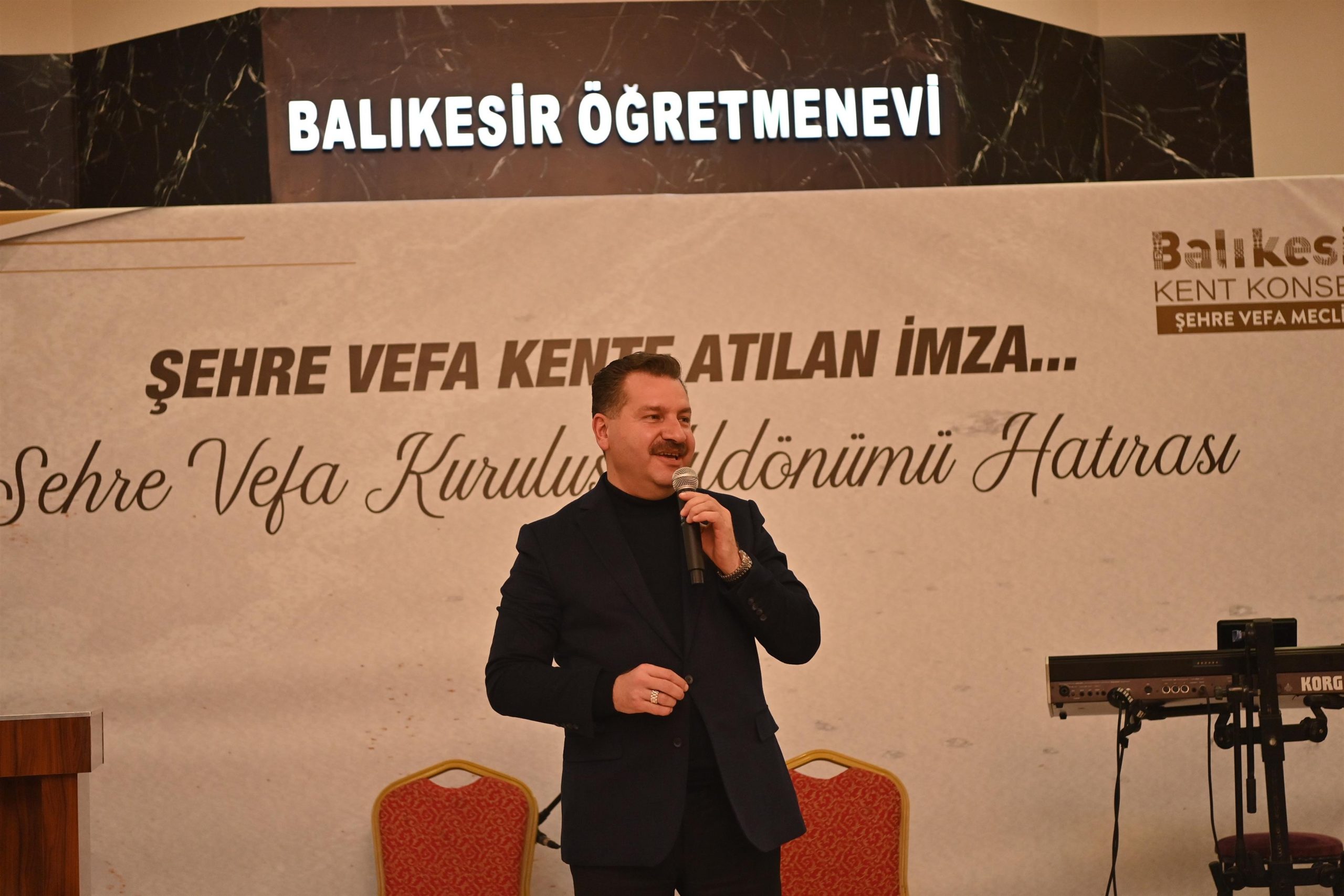 balikesir_kent_konseyi_sehre_vefa_meclisi_1_yasinda_2-scaled BAŞKAN YILMAZ, ŞEHRİN VEFALILARINI YALNIZ BIRAKMADI