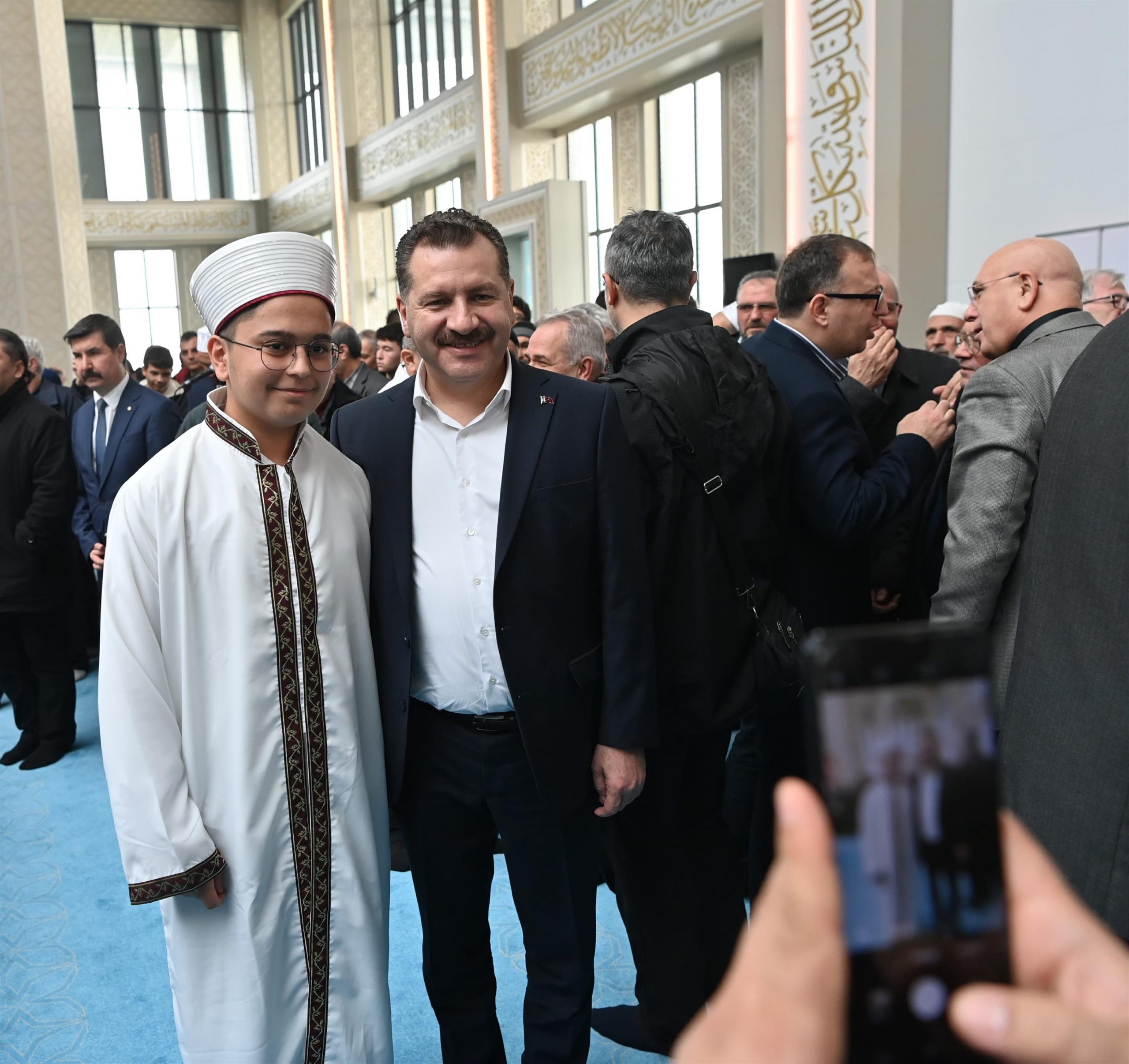 genc_hafizlar_7-scaled YÜCEL YILMAZ, GENÇ HAFIZLARIN  COŞKUSUNA ORTAK OLDU