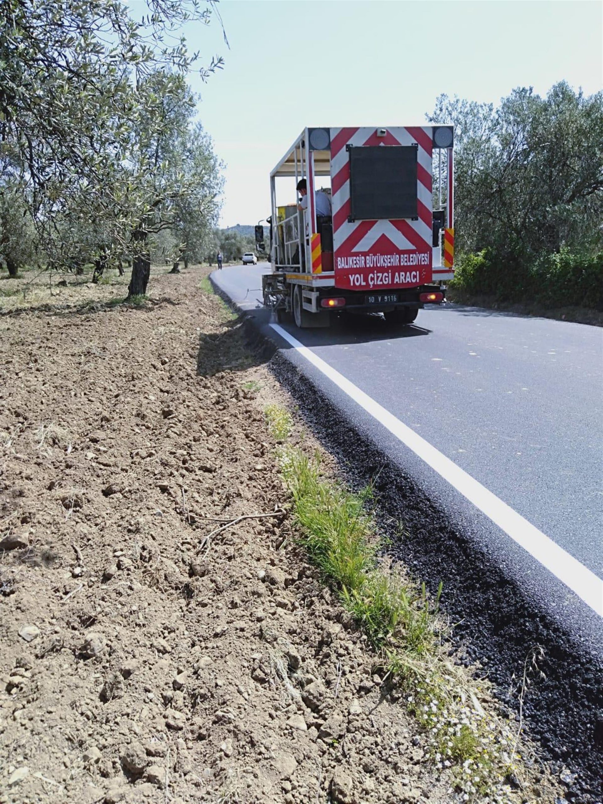 camdibi_ve_temasalik_mahalleleri_arasinda_asfalt_serildi-17c-scaled HAVRAN’A YEPYENİ YOLLAR!