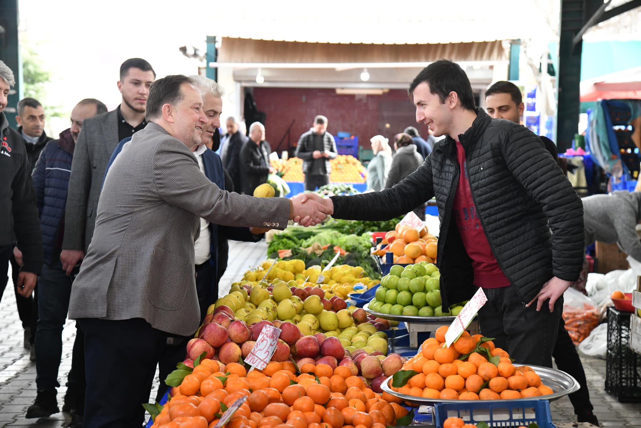 pazarci-9 BAŞKAN ORKAN: “KARESİ BELEDİYESİ VATANDAŞLARIN YANINDA”