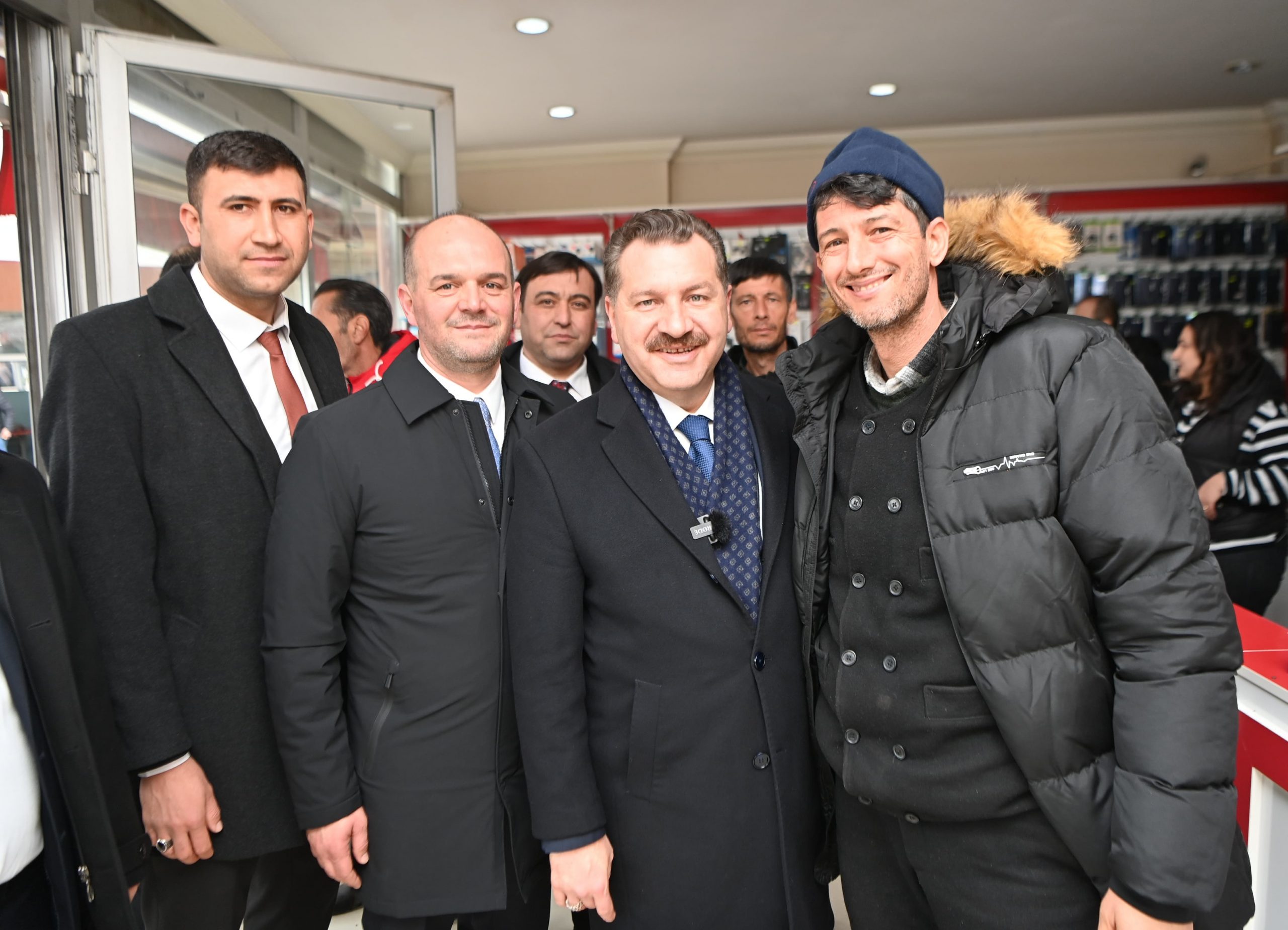 savastepe_10-scaled SAVAŞTEPE’DE YÜCEL YILMAZ’A SEVGİ SELİ