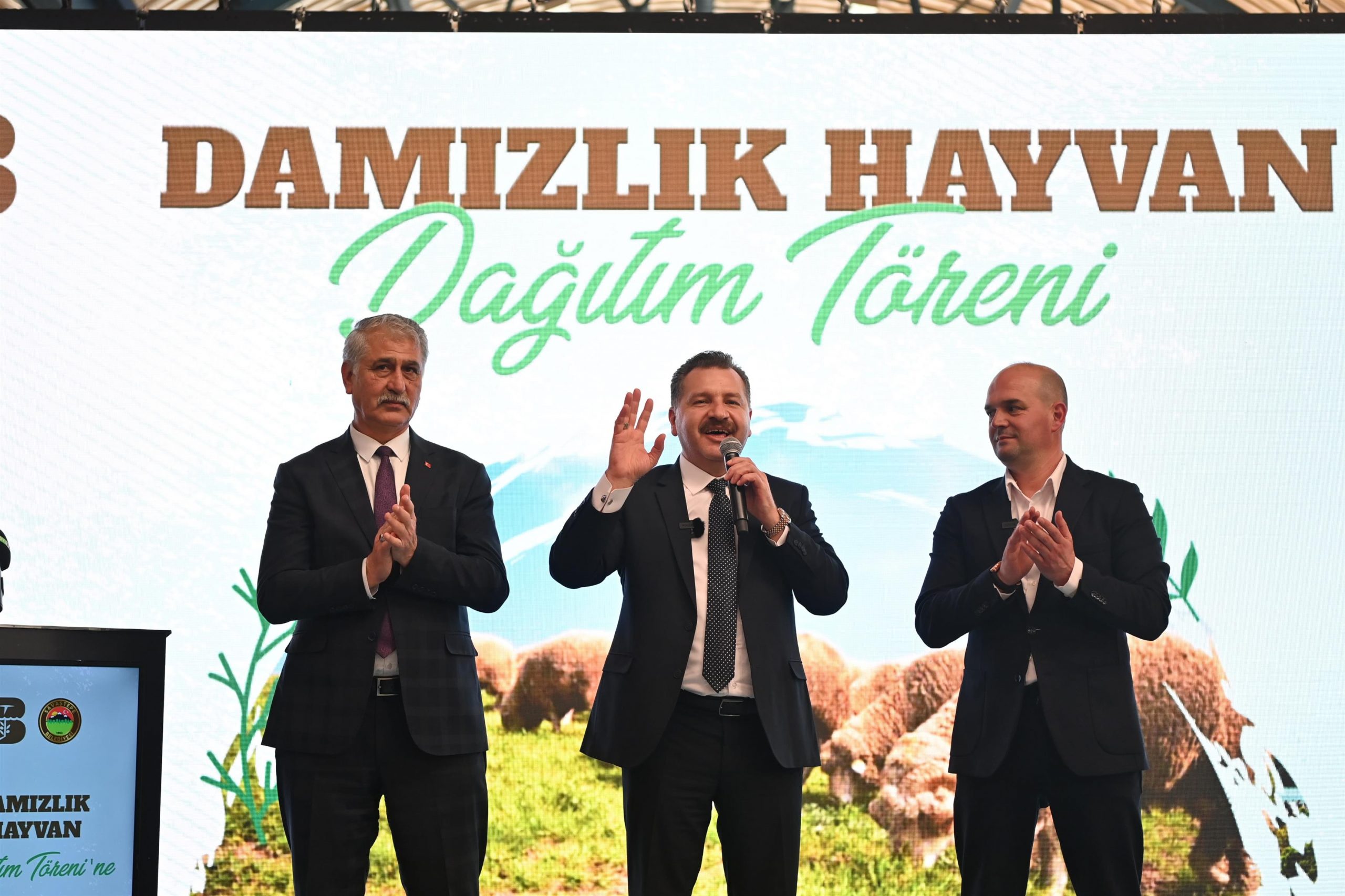 BÜYÜKŞEHİR, SAVAŞTEPE’DE 550 KÜÇÜKBAŞ DAĞITTI