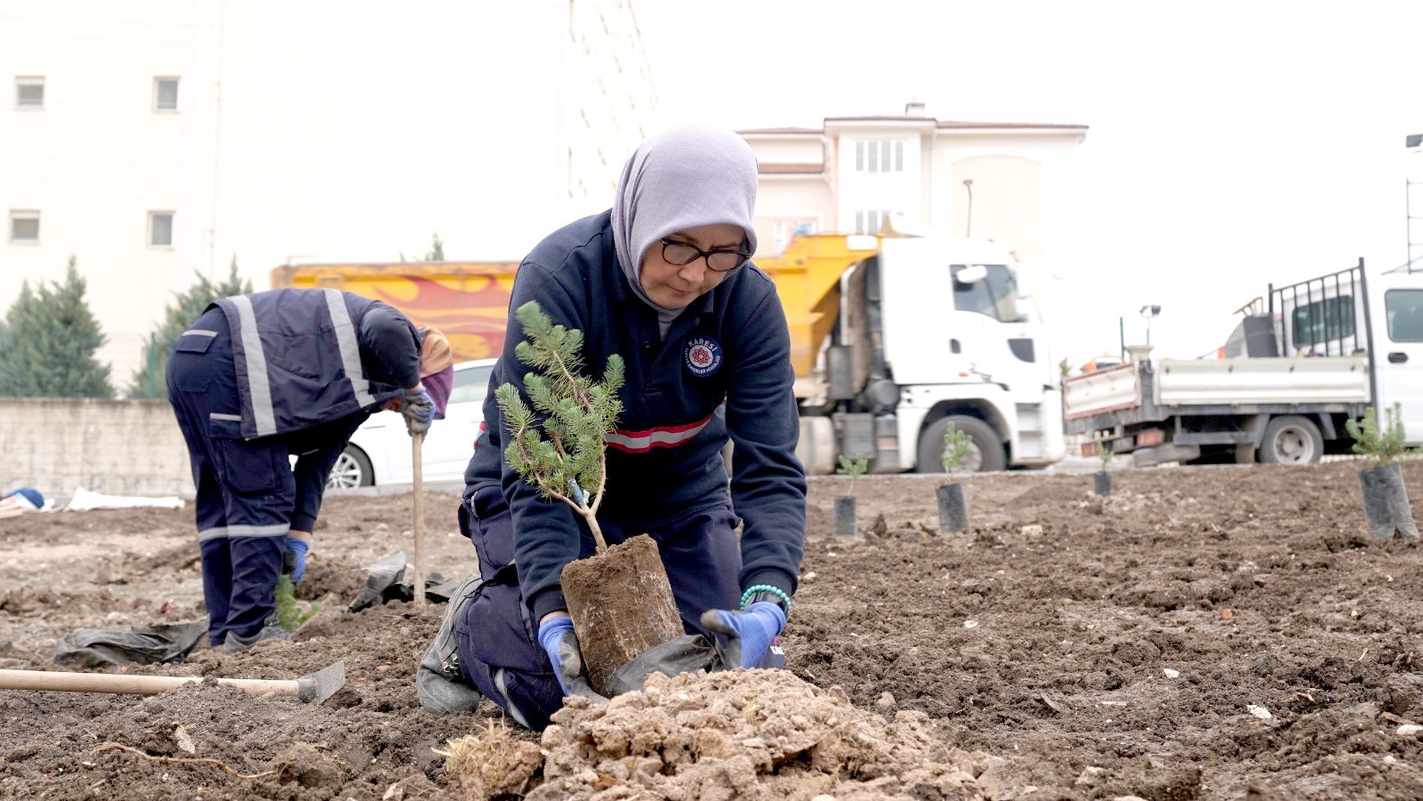 yesil-8 BAŞKAN ORKAN: “DOĞAYI VE YEŞİLİ KORUYORUZ”