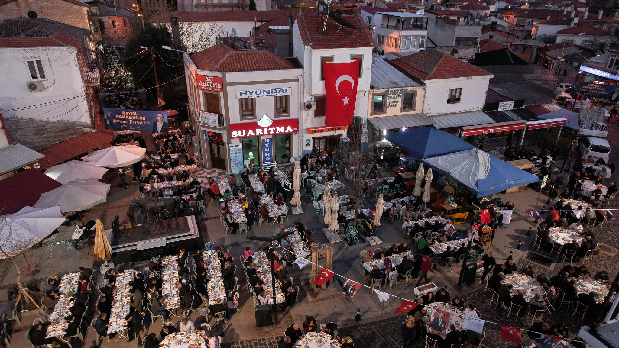 AYVALIKTA-ILK-IFTAR AYVALIK’TA İLK İFTAR