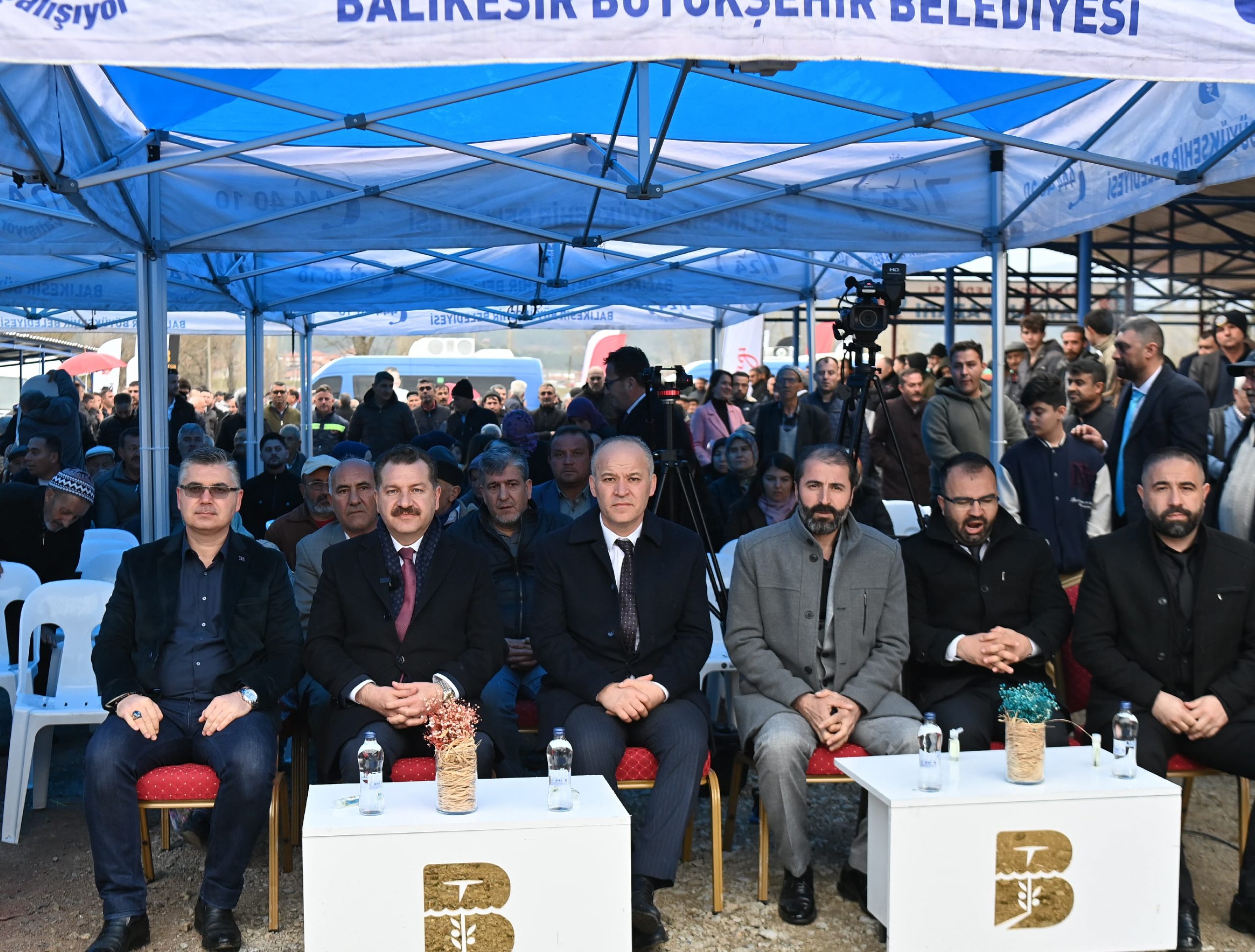 Buyuksehir-Sindirgida-550-damizlik-dagitti-2-scaled YÜCEL YILMAZ, KÜÇÜKBAŞ ÜRETİCİLERİN YANINDA