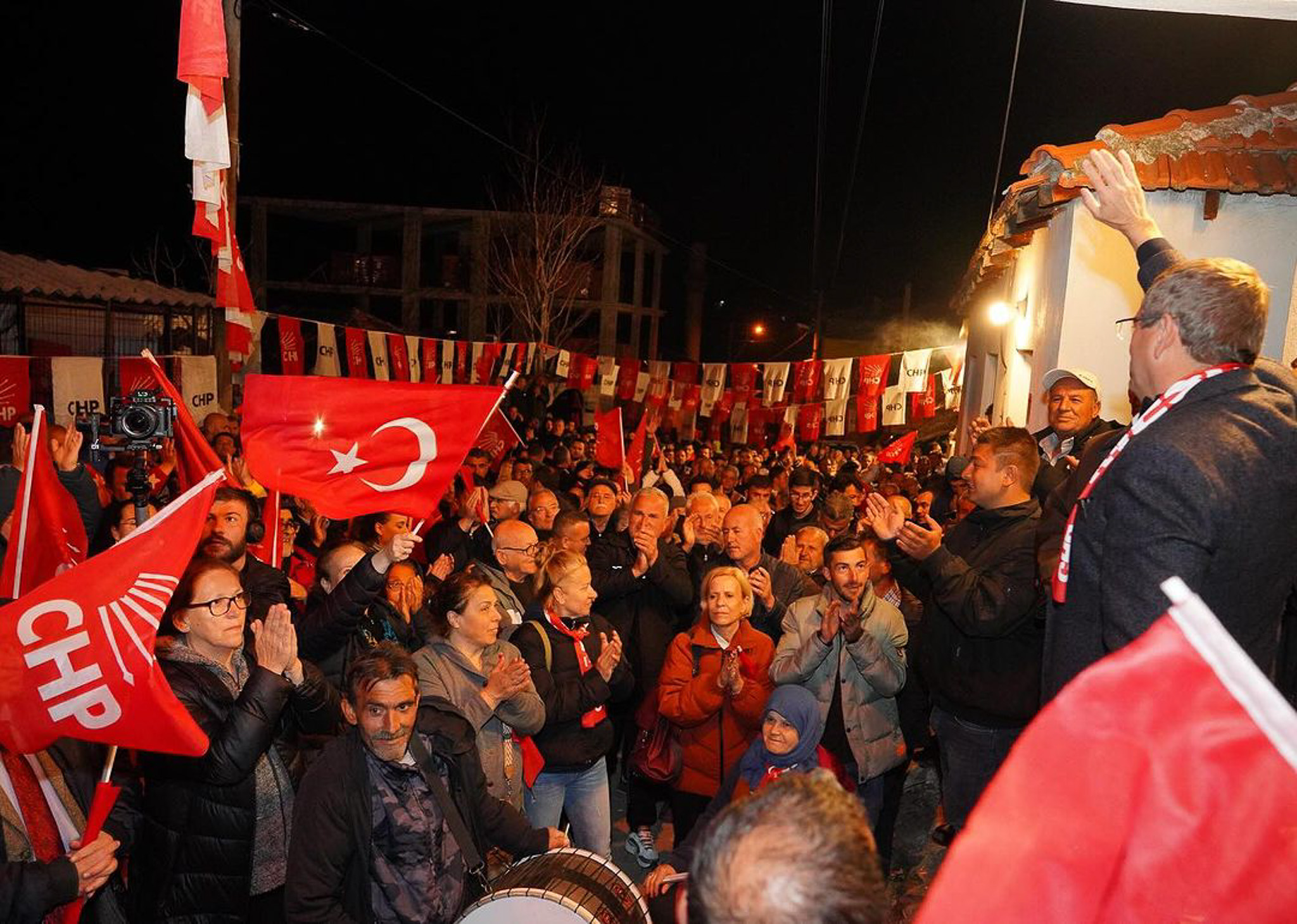 ÜÇKABAAĞAÇ’TA BAŞKAN ERGİN COŞKUYLA KARŞILANDI