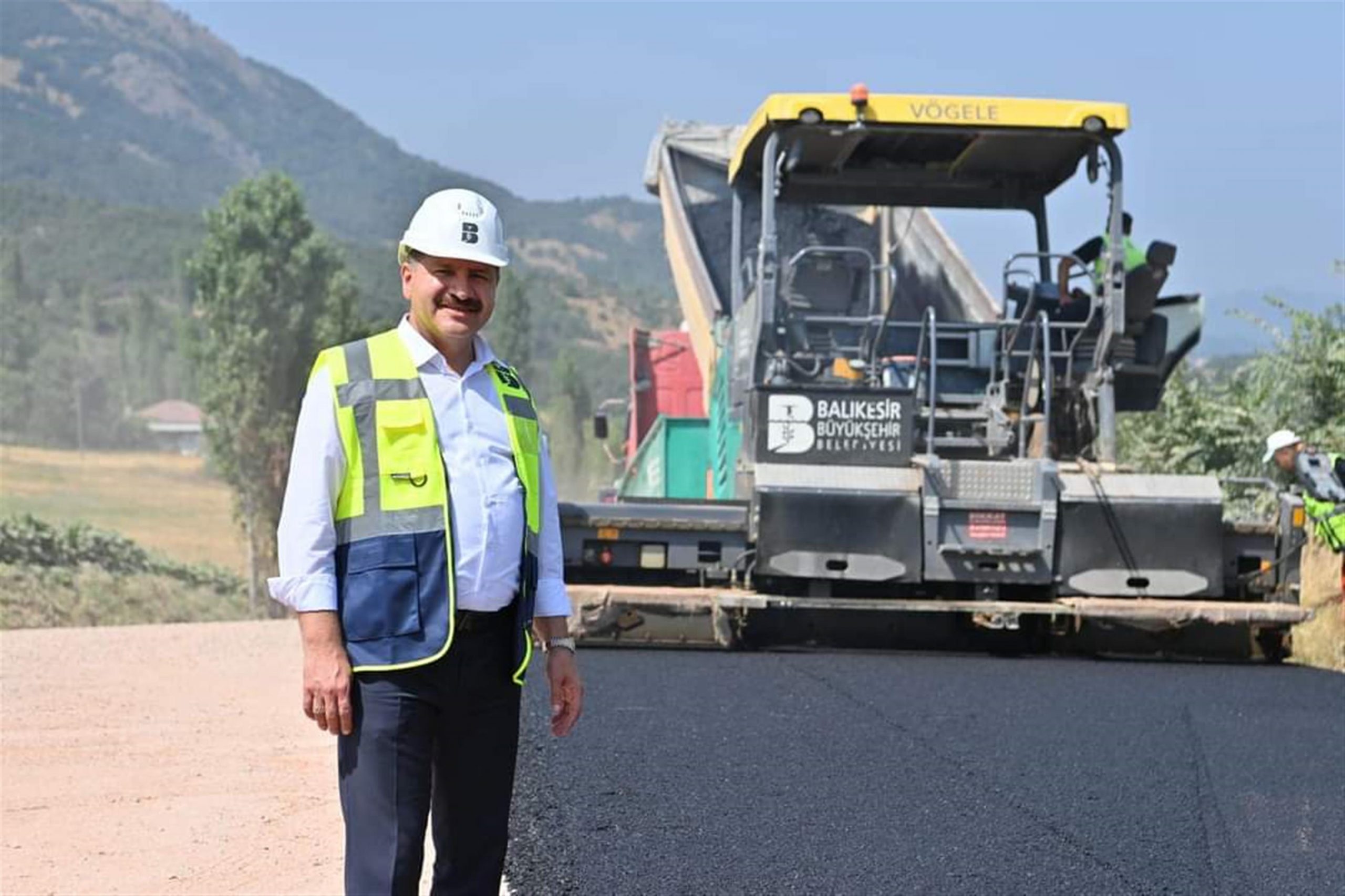 aslfatsiz-yol-kalmayacak-8-scaled KIRSALDA ASFALTSIZ VE PARKESİZ YOL KALMAYACAK