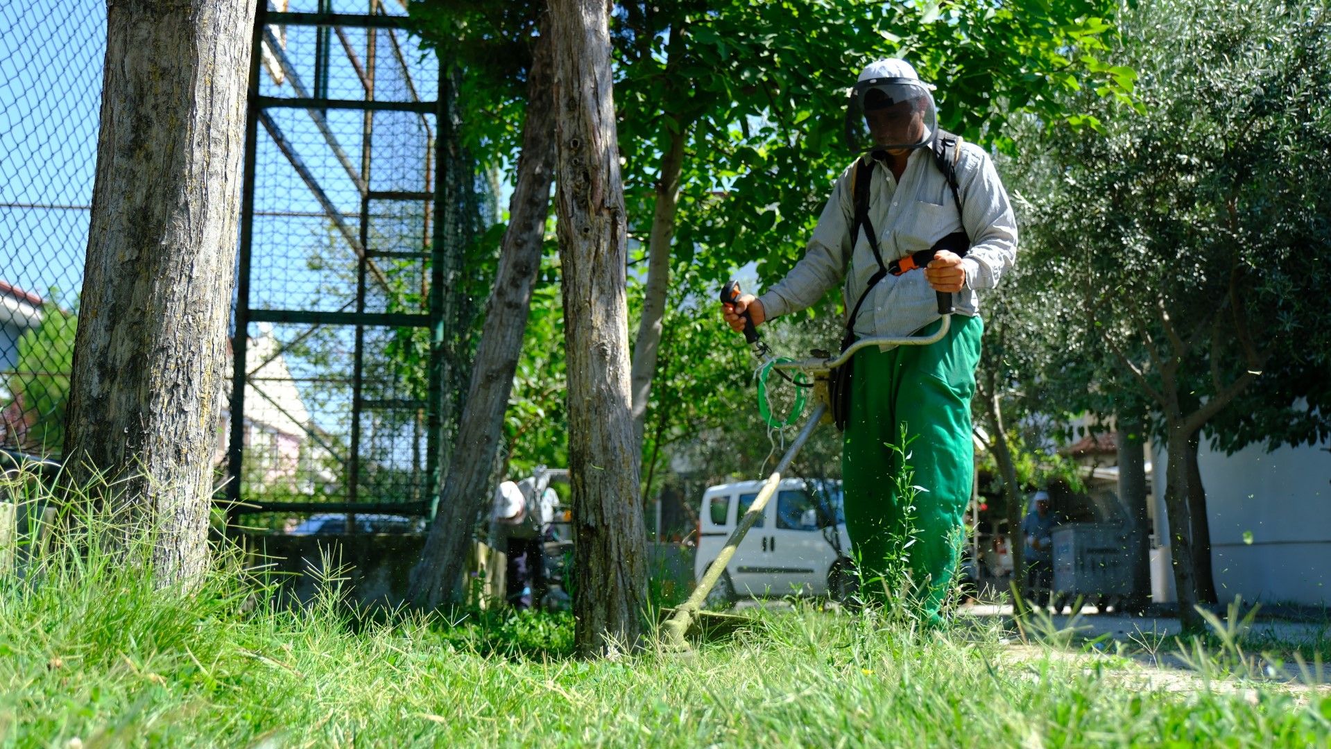 Altieylulde-parklara-bahar-bakimi-9 Altıeylül'de parklara bahar bakımı