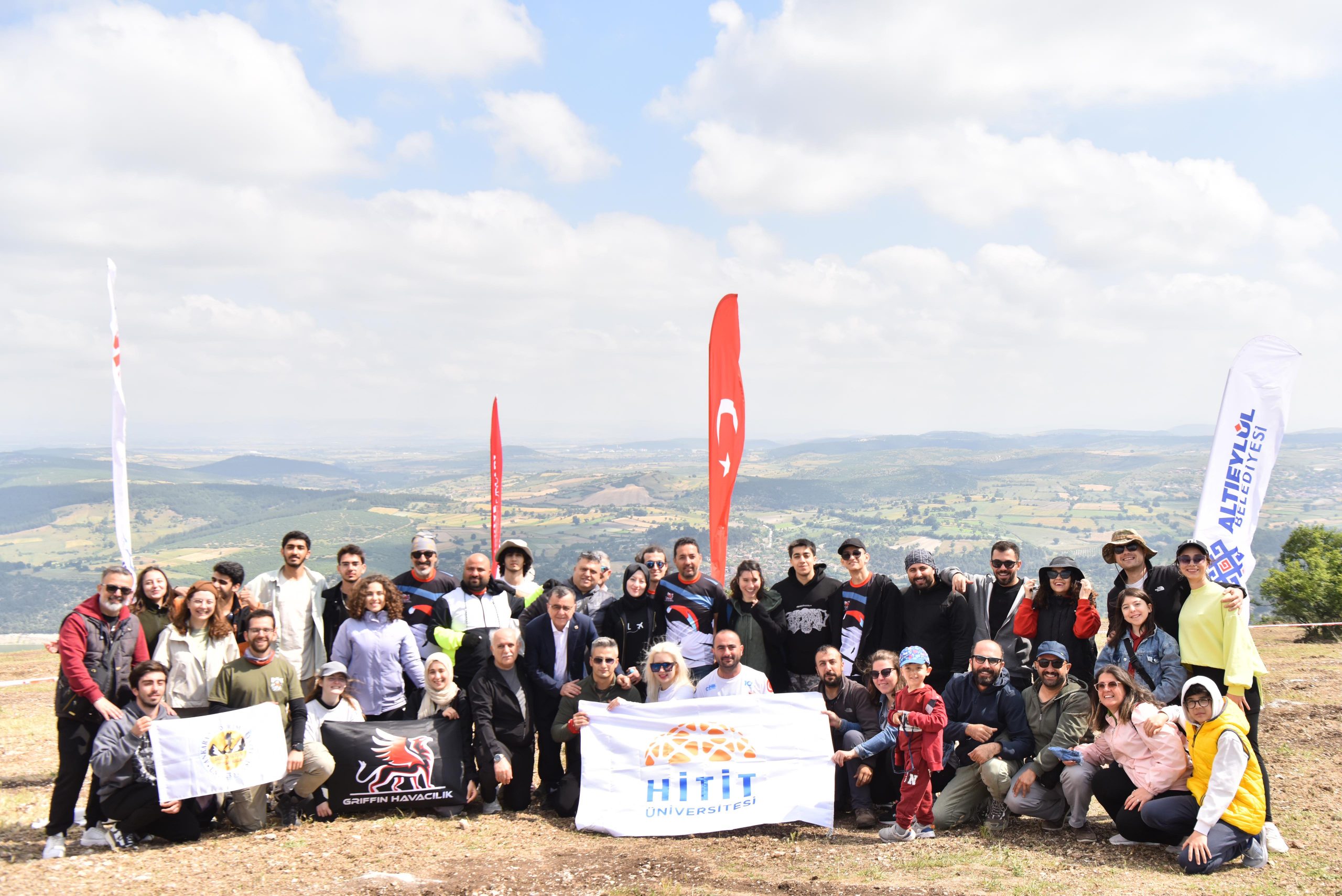 HABER-FOTO-3-scaled Türkmentepe  yamaç paraşütü tutkunlarını bir araya getirdi