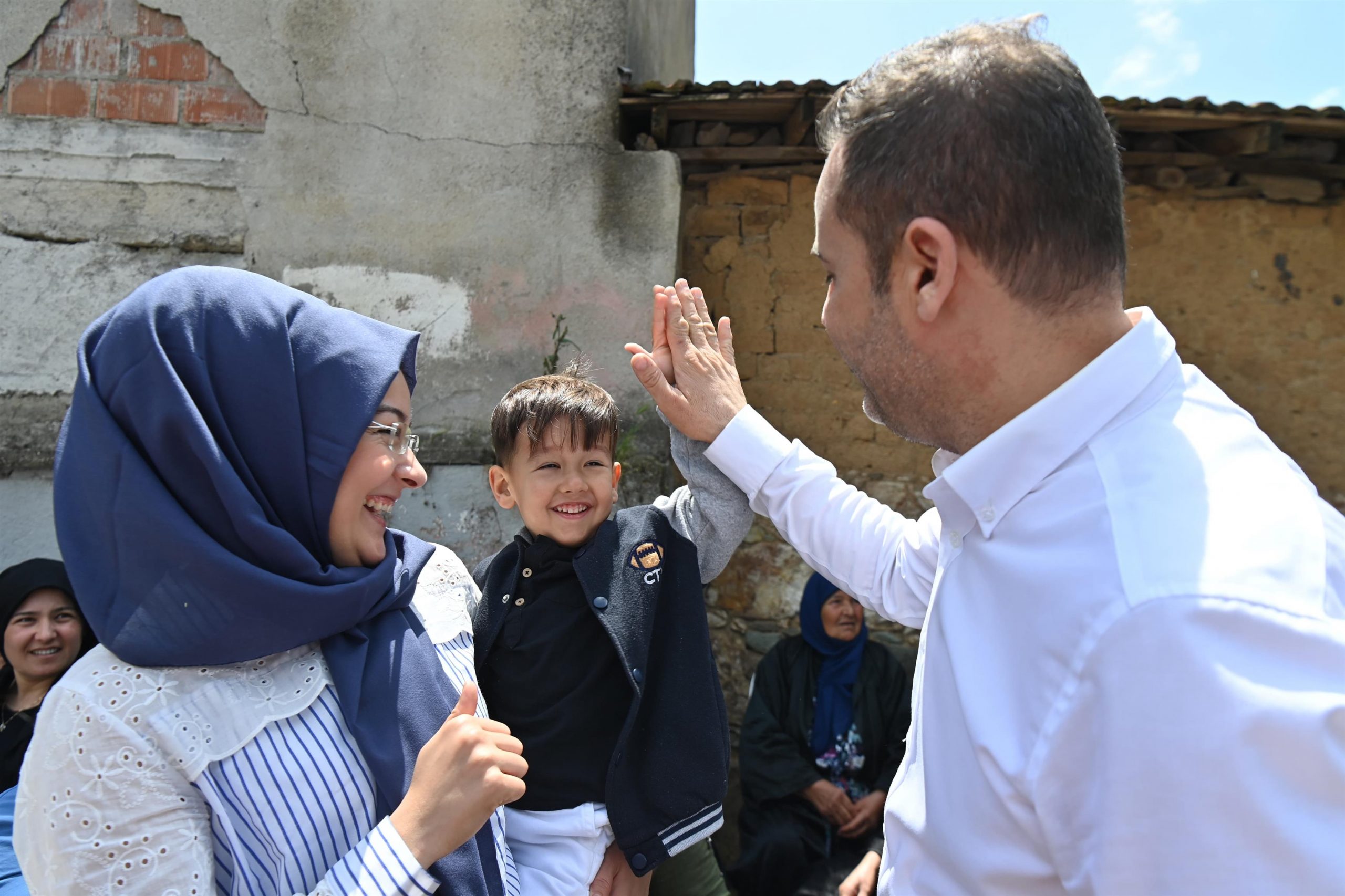 baskan_akin_hayirlarda_vatandaslarla_bir_araya_geldi_15-scaled Başkan Akın: Bu şehrin her köşesi benim yuvam