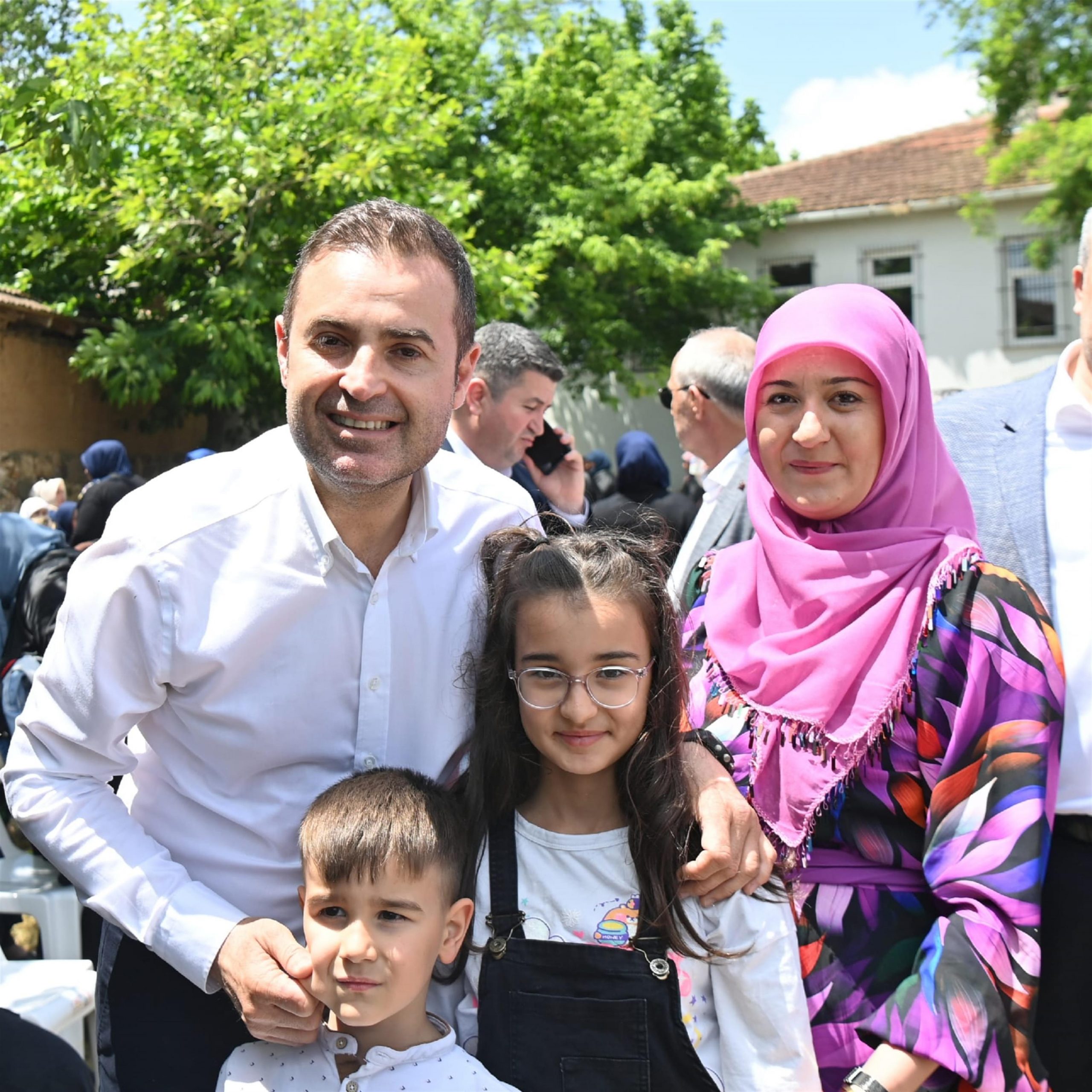 baskan_akin_hayirlarda_vatandaslarla_bir_araya_geldi_18-scaled Başkan Akın: Bu şehrin her köşesi benim yuvam