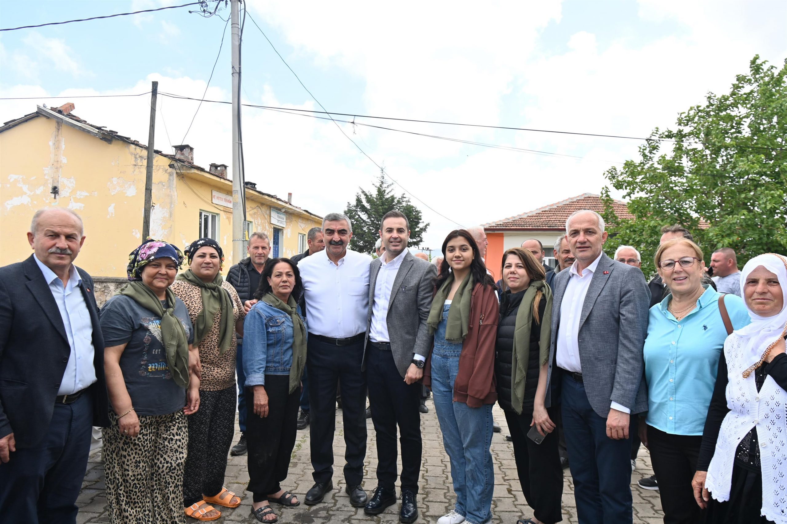 baskan_akin_hayirlarda_vatandaslarla_bir_araya_geldi_8-scaled Başkan Akın: Bu şehrin her köşesi benim yuvam