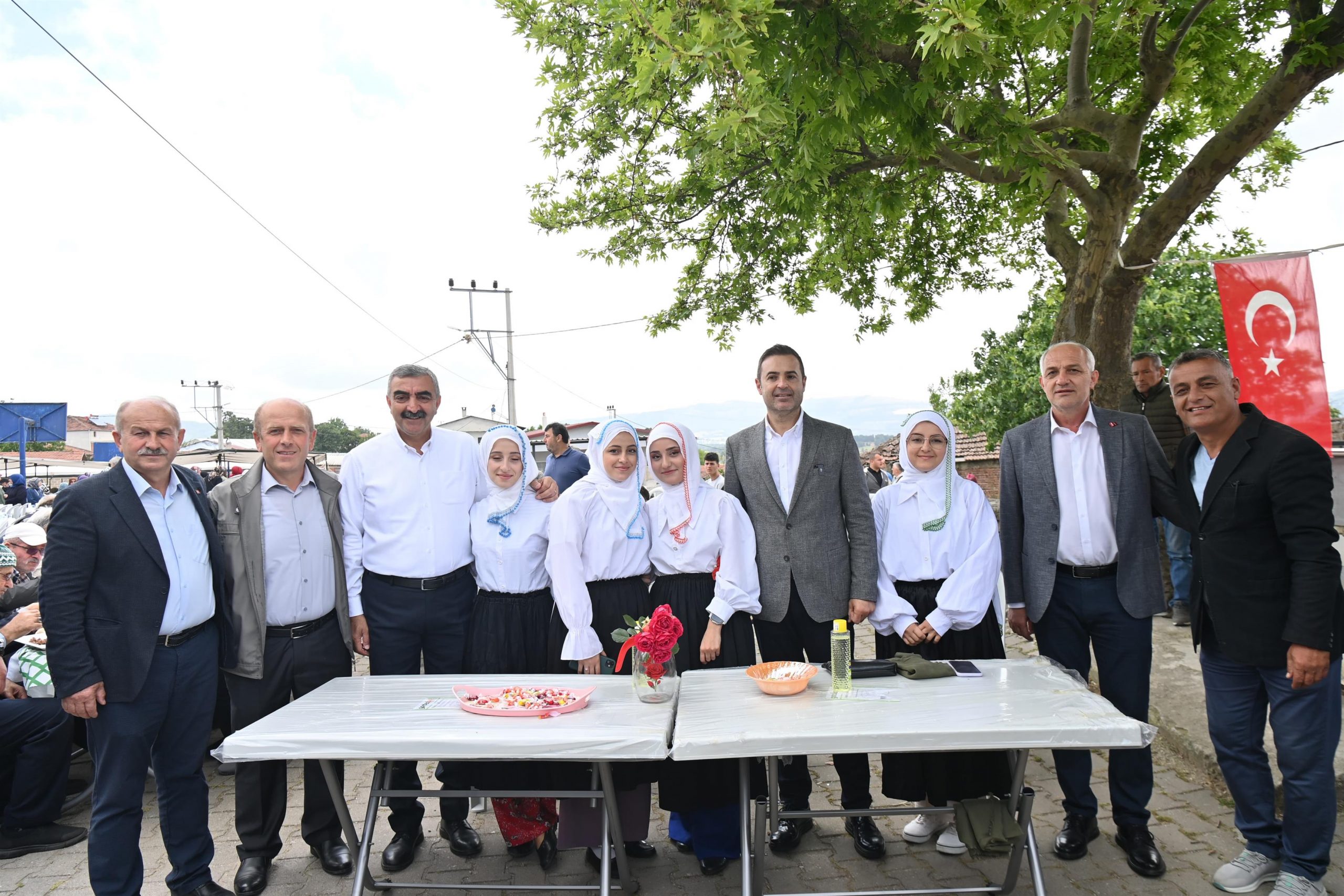 baskan_akin_hayirlarda_vatandaslarla_bir_araya_geldi_9-scaled Başkan Akın: Bu şehrin her köşesi benim yuvam