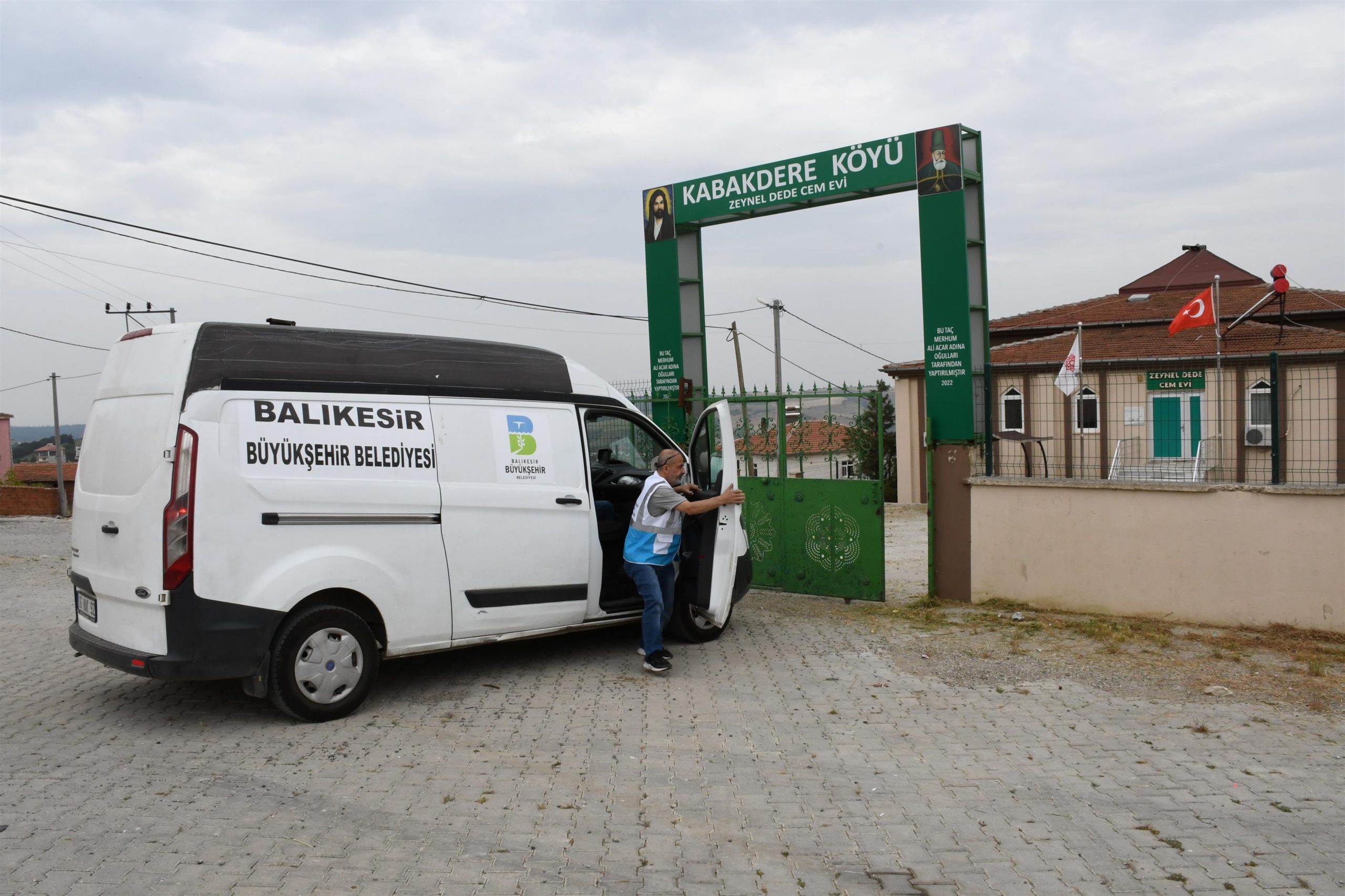 buyuksehir_kurban_bayrami_oncesinde_ibadethaneleri_temizliyor_10-scaled Büyükşehir, Kurban Bayramı öncesinde ibadethaneleri temizliyor