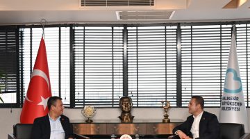 Özgür Özel: Ahmet Akın’ın makam kahvesini içmeyi çoktan hak ettik