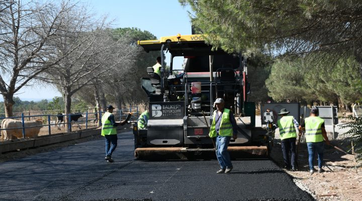 Yıllardır yapılmayan yolu Başkan Akın yaptı