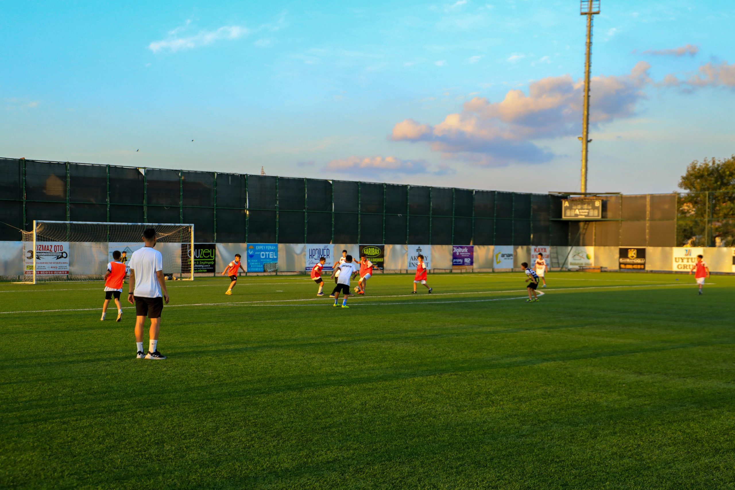 8-scaled BURHANİYE BELEDİYESPOR’UN GENÇ YETENEKLERİ  YENİ SEZON ÇALIŞMALARINA START VERDİ