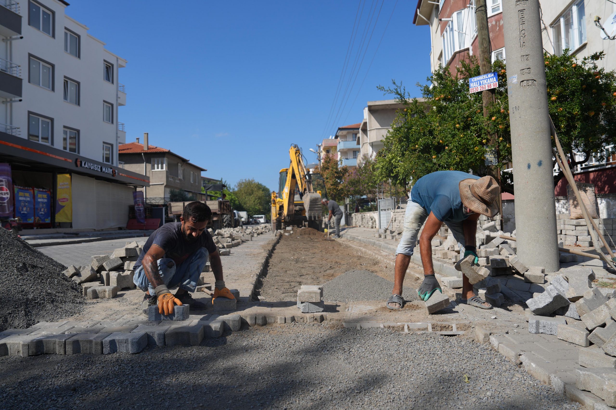 1-1-scaled BURHANİYE'DE YOLLAR YENİLENİYOR