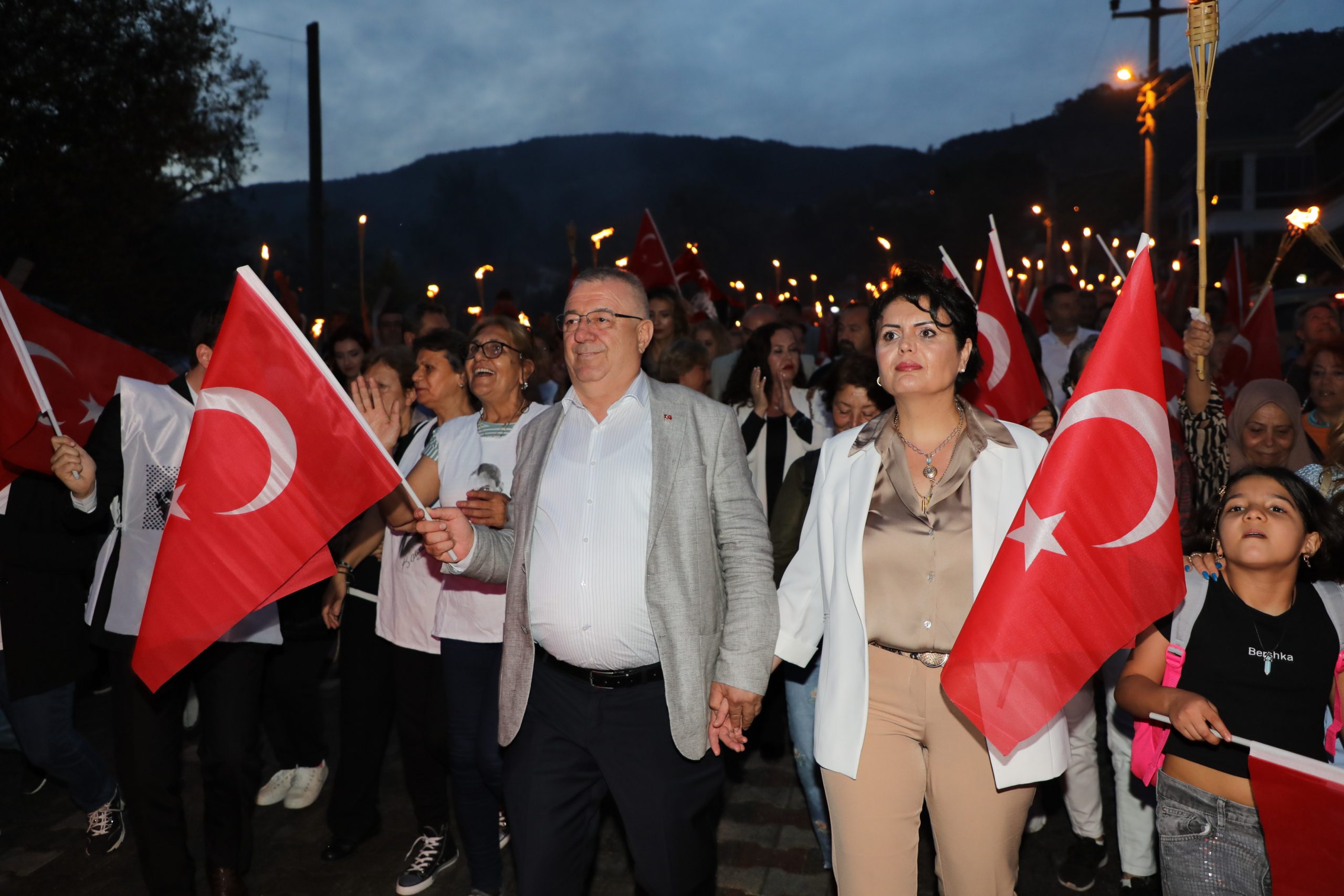 Arsiv-foto-2-scaled Edremit’te Cumhuriyetin 101. Yılı coşkuyla kutlanacak