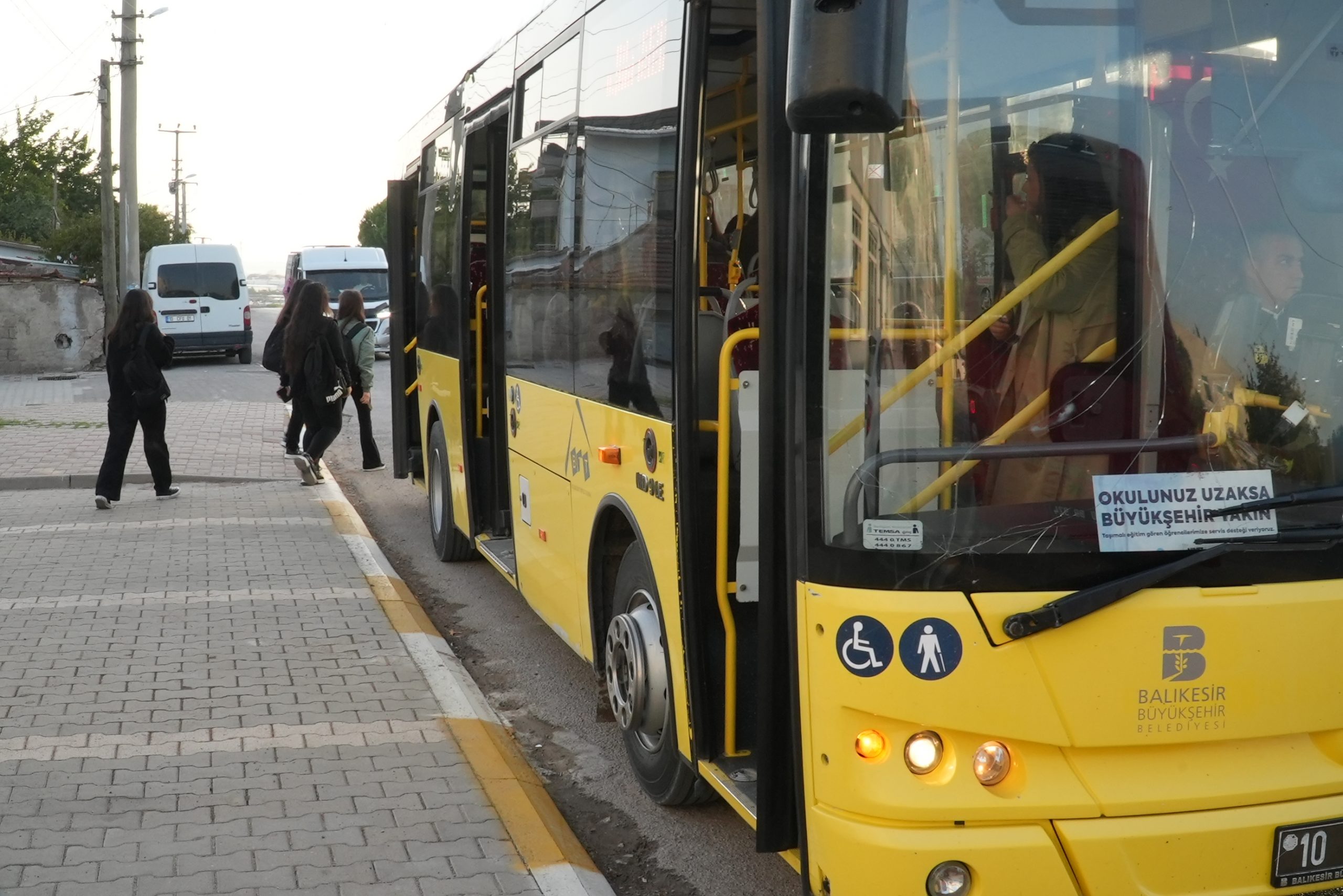 Buyuksehirin-ulasim-destegi-aileleri-sevindirdi-12-scaled Büyükşehir’in ulaşım desteği aileleri sevindirdi