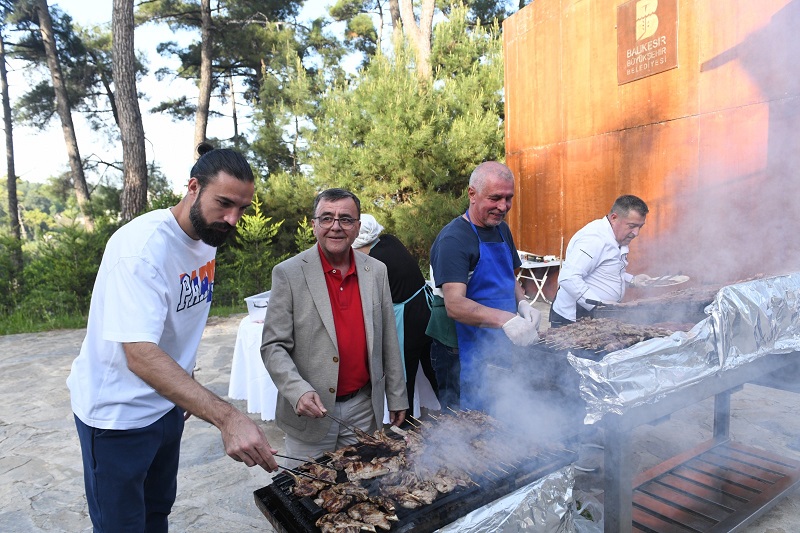 ALTIEYLÜL’DEN BAL-KES’E TAM DESTEK