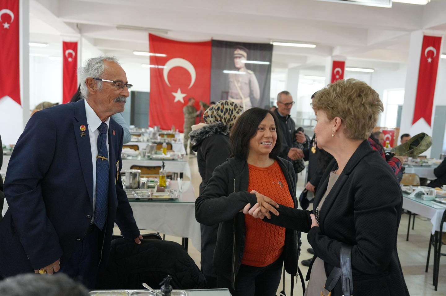 9 BURHANİYE’DE ŞEHİT AİLELERİ VE GAZİLERLE ANLAMLI BULUŞMA