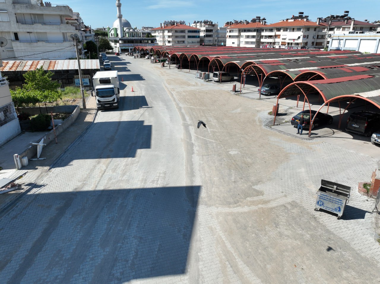 AKCAY-MAHALLESINDE-KAPALI-PAZARYERI-CEVRESI-YENILENDI-2 AKÇAY MAHALLESİ’NDE KAPALI PAZARYERİ ÇEVRESİ YENİLENDİ