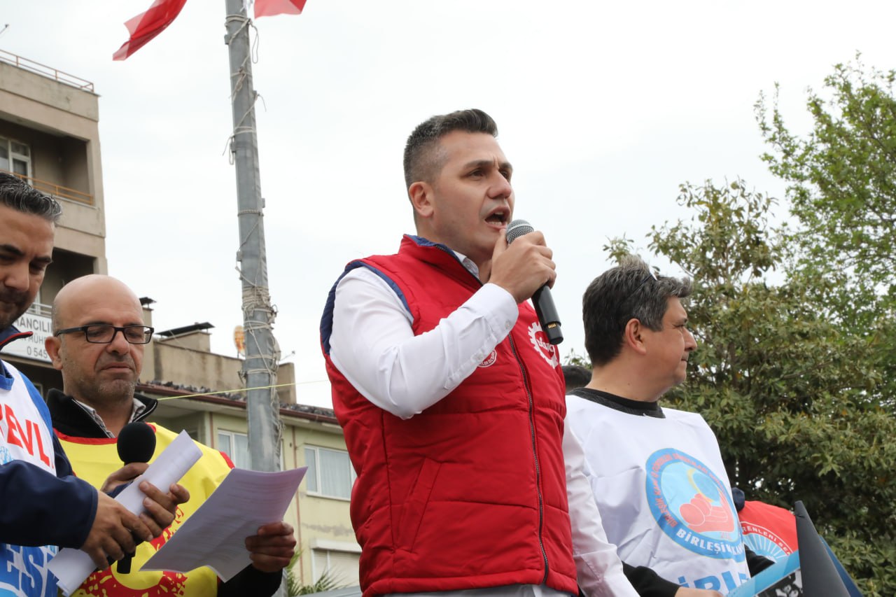 EDREMITTE-1-MAYIS-COSKUYLA-KUTLANDI-17 EDREMİT'TE 1 MAYIS COŞKUYLA KUTLANDI