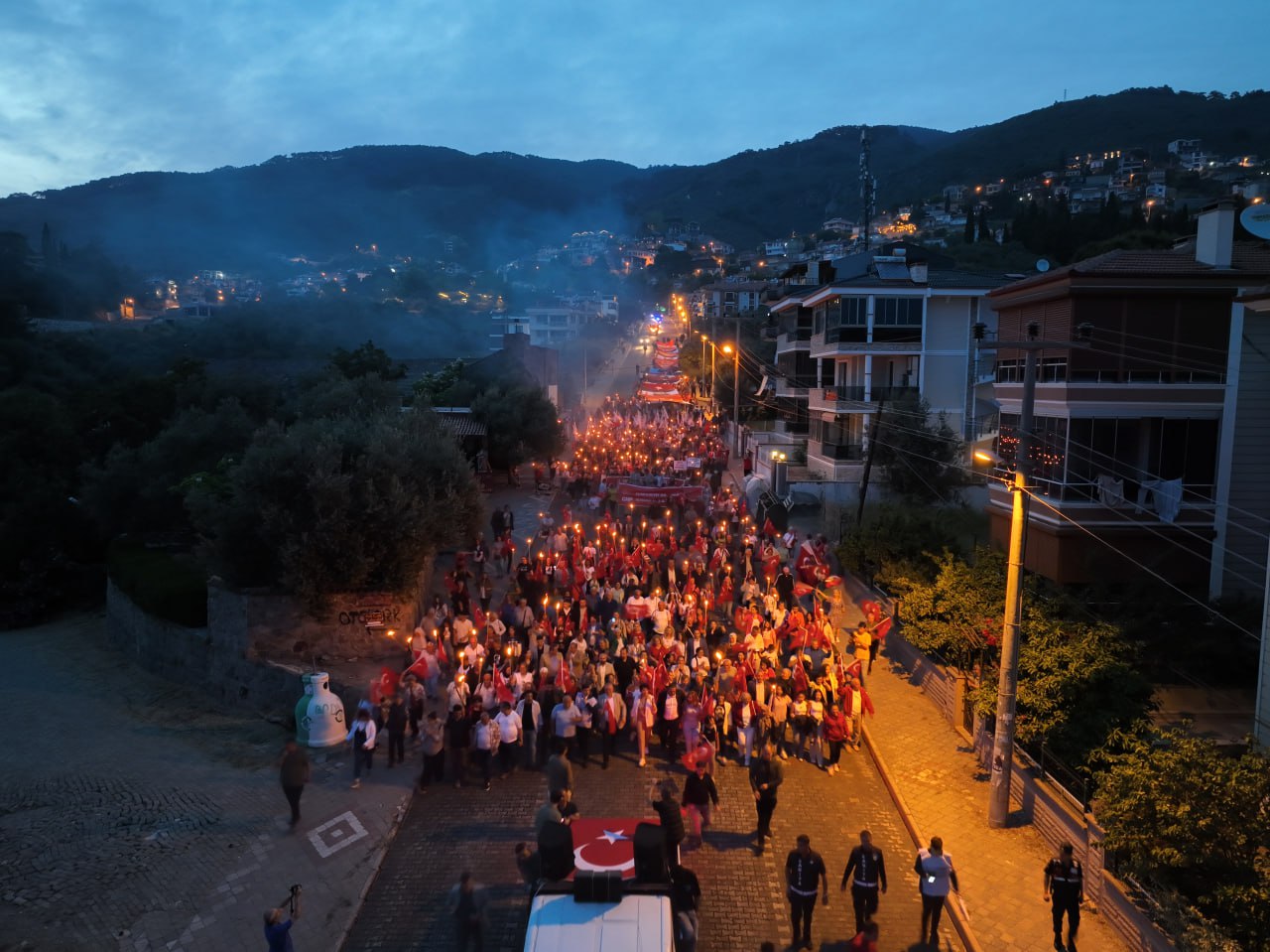EDREMITTE-19-MAYIS-COSKUSU-4 EDREMİT’TE 19 MAYIS COŞKUSU