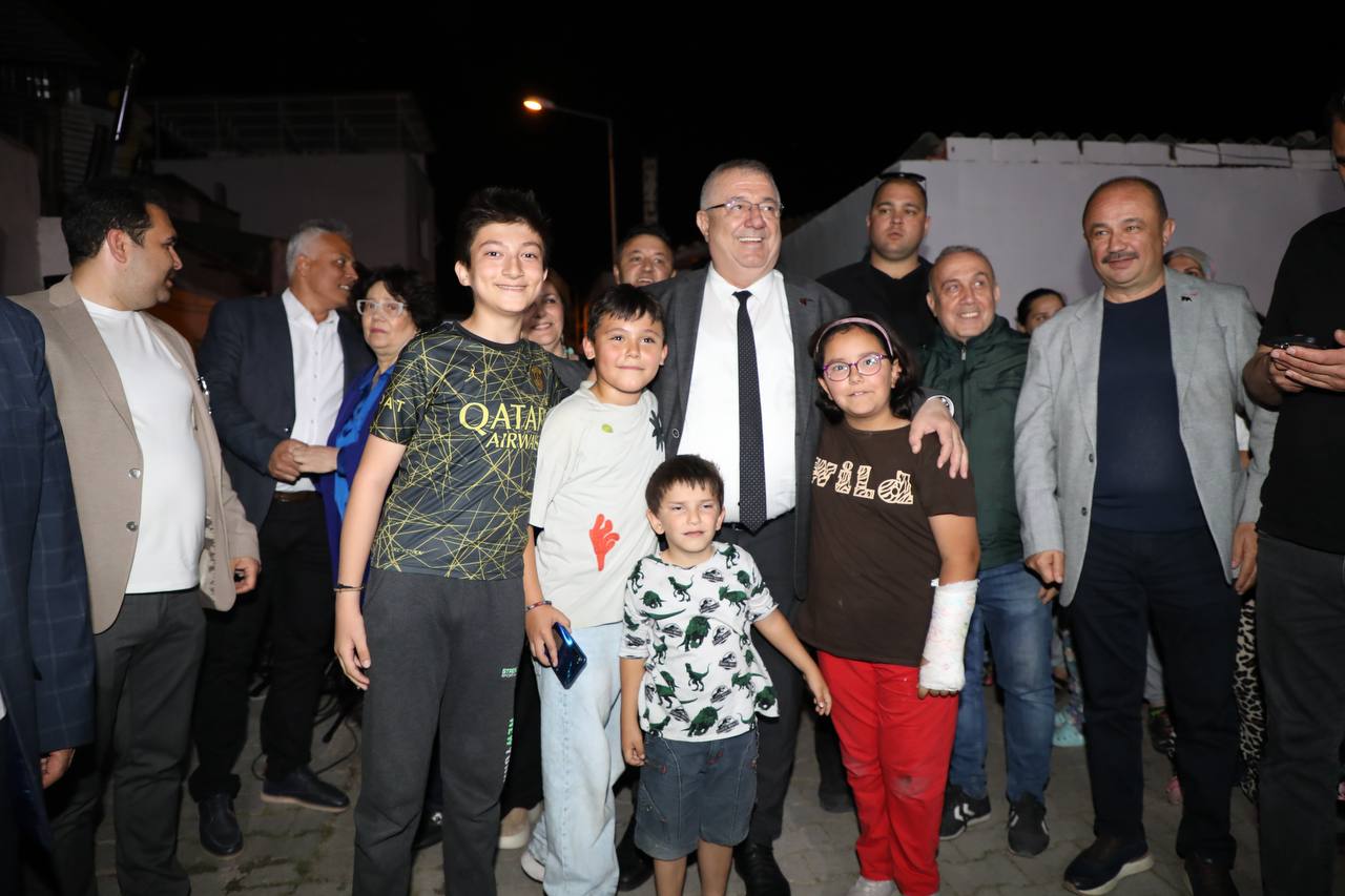 EDREMITTEHIDRELLEZ-SENLIGI-COSKUSU-YASANDI-1 EDREMİT’TE HIDRELLEZ ŞENLİĞİ COŞKUSU YAŞANDI