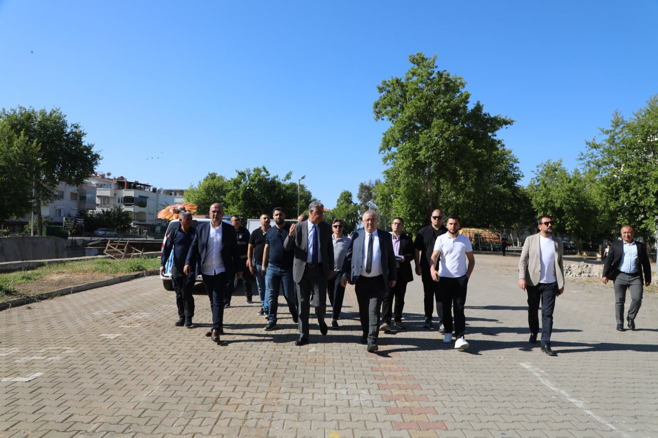 EDREMITTEISKELE-MAHALLESINDE-CEVRE-DUZENLEMESI-YAPILIYOR-3 EDREMİT’TE İSKELE MAHALLESİ’NDE ÇEVRE DÜZENLEMESİ YAPILIYOR