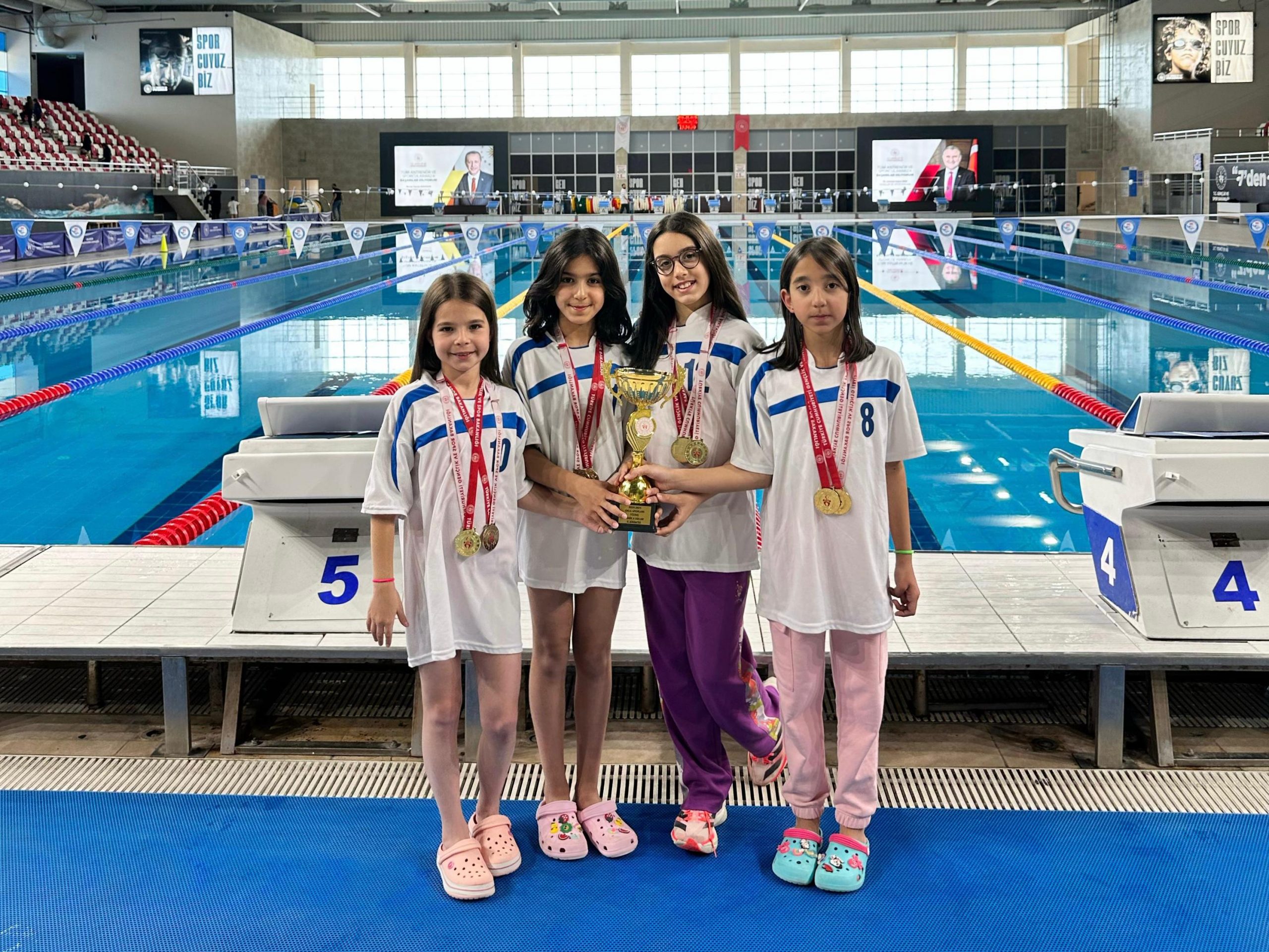 buyuksehirin_minik_kulaclari_madalyalari_topladi_7-scaled Büyükşehir’in minik kulaçları madalyaları topladı