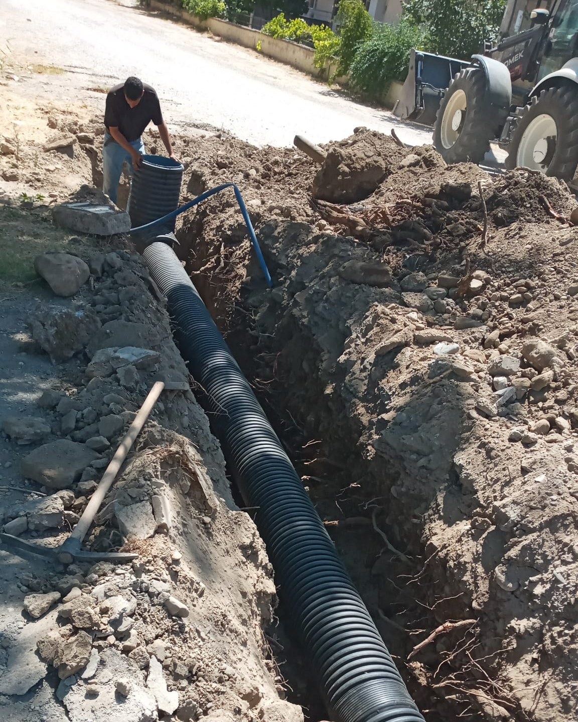 04-3 -	Edremit’in dört bir yanında çalışmalar aralıksız sürüyor