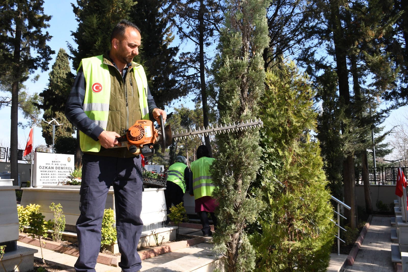 baskan_akindan_kahraman_sehitlere_ahde_vefa__3 Başkan Akın’dan kahraman şehitlere ahde vefa