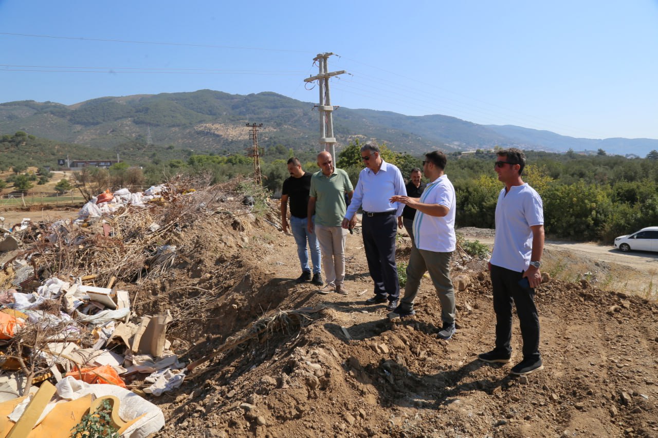 photo_2025-07-24_14-14-54 EDREMİT BELEDİYESİ’NDEN ALTINOLUK’TA TEMİZLİK SEFERBERLİĞİ