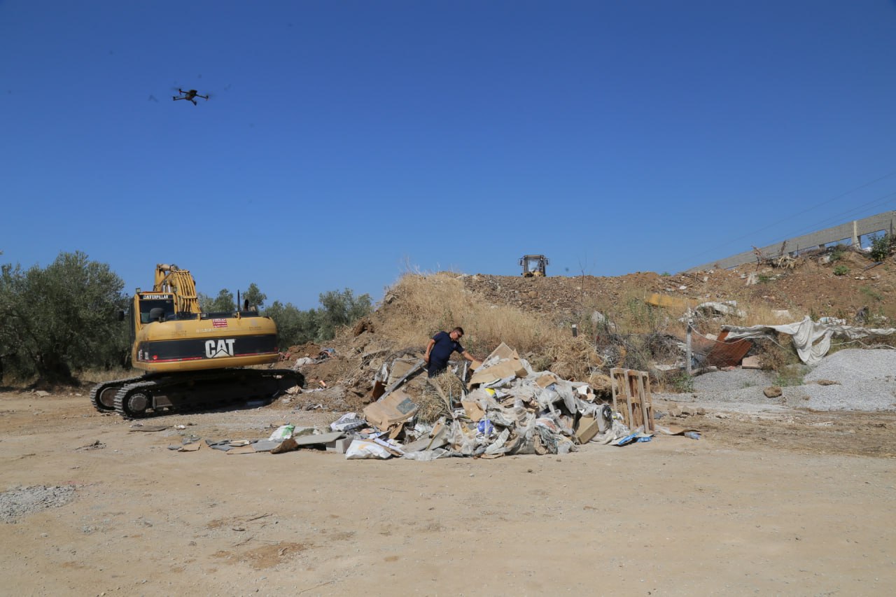 photo_2025-07-24_14-15-02 EDREMİT BELEDİYESİ’NDEN ALTINOLUK’TA TEMİZLİK SEFERBERLİĞİ