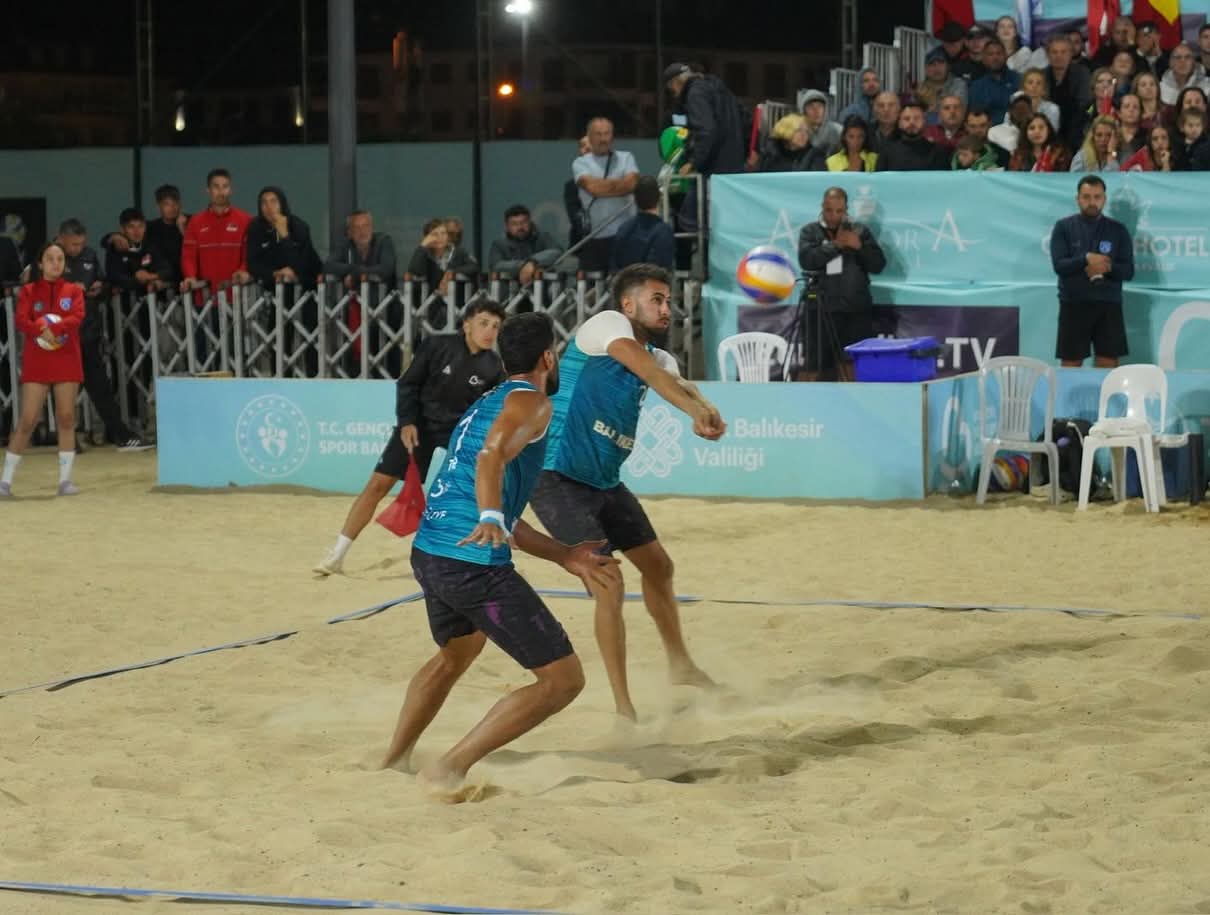 06-1 Türk voleybol tarihinde bir ilk yaşandı!