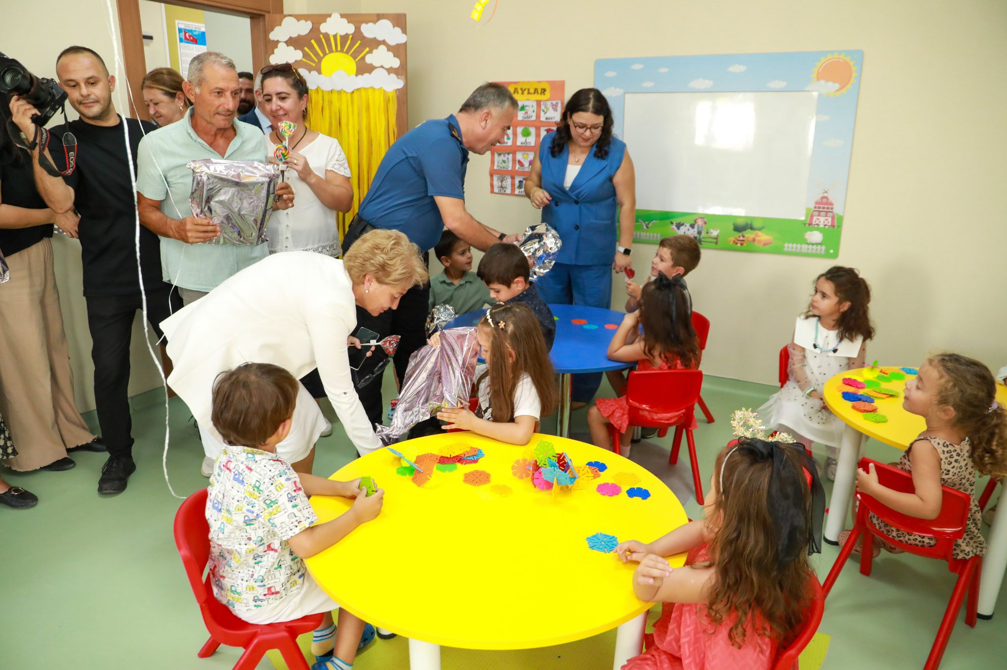 16 BURHANİYE BELEDİYESİ NURTEN ASLAN ÇOCUK GÜNDÜZ BAKIMEVİ AÇILDI