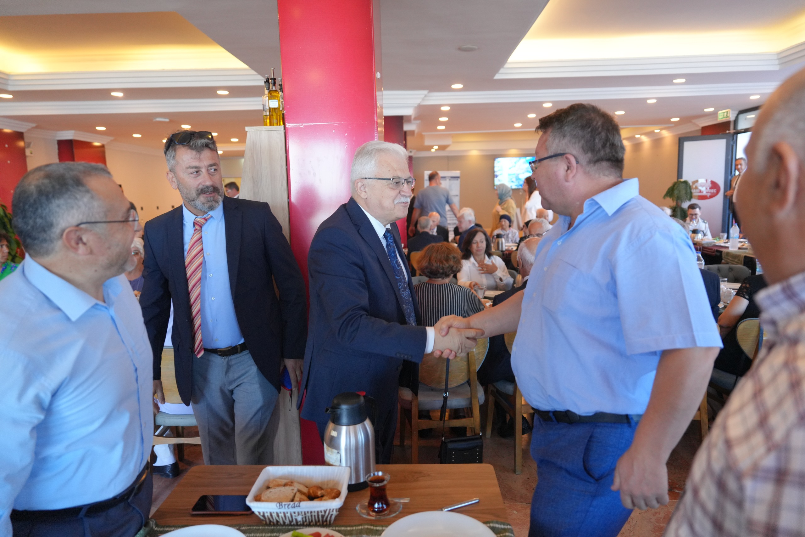 18 BURHANİYE BELEDİYESİ’NDEN GAZİLERE 19 EYLÜL KAHVALTISI