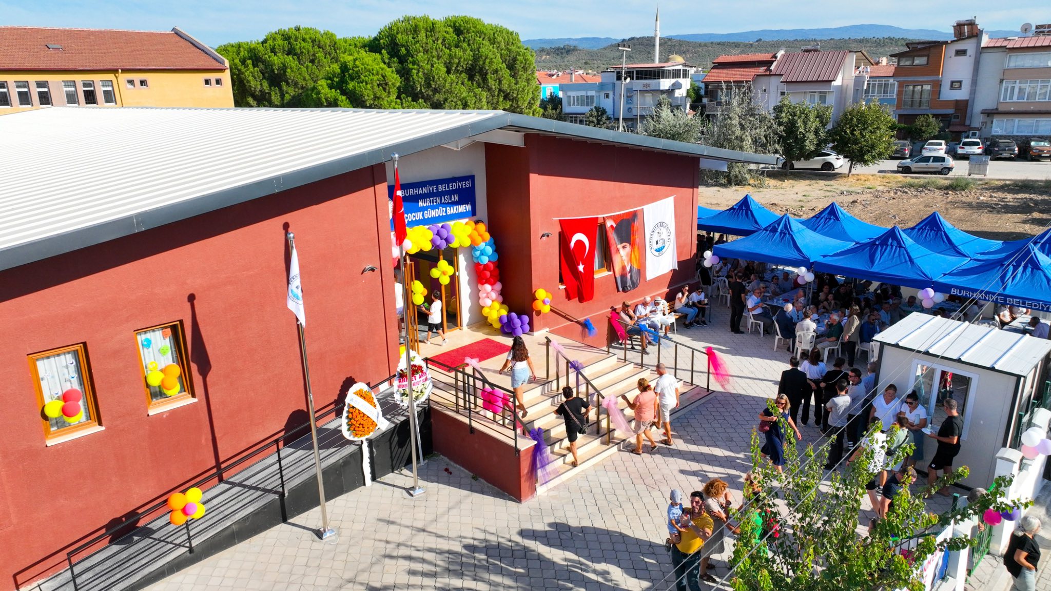 2 BURHANİYE BELEDİYESİ NURTEN ASLAN ÇOCUK GÜNDÜZ BAKIMEVİ AÇILDI