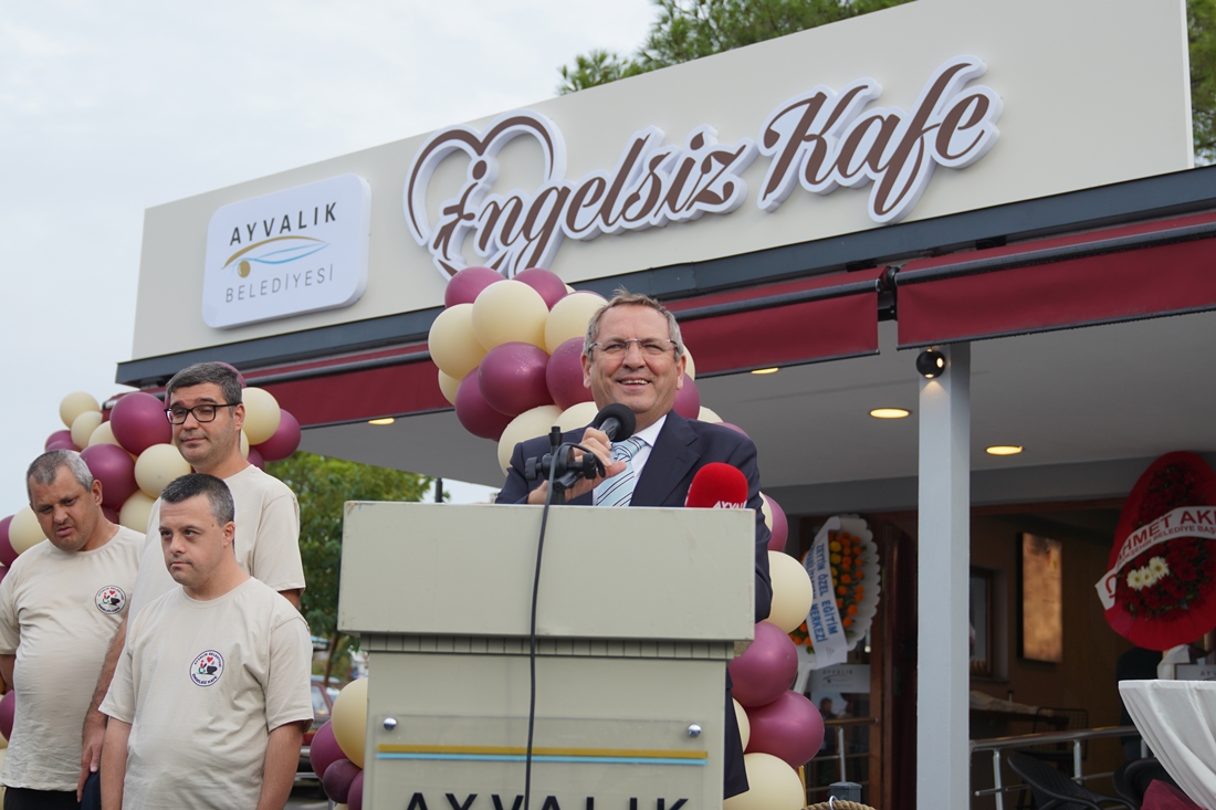 Engelsiz-Kafe-Hizmete-Acildi-2 Ayvalık’ta İlk Engelsiz Kafe Hizmete Açıldı