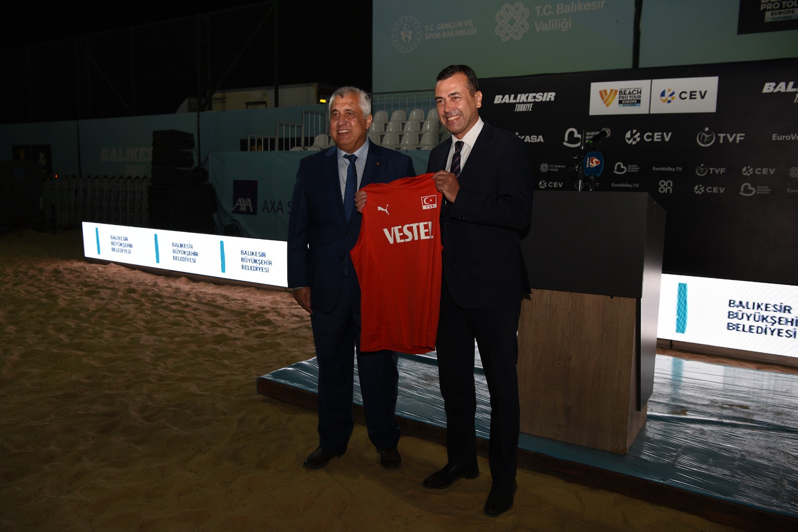 buyuksehir_ile_sporun_kalbi_balikesirde_atiyor_4 Büyükşehir ile sporun kalbi Balıkesir’de atıyor